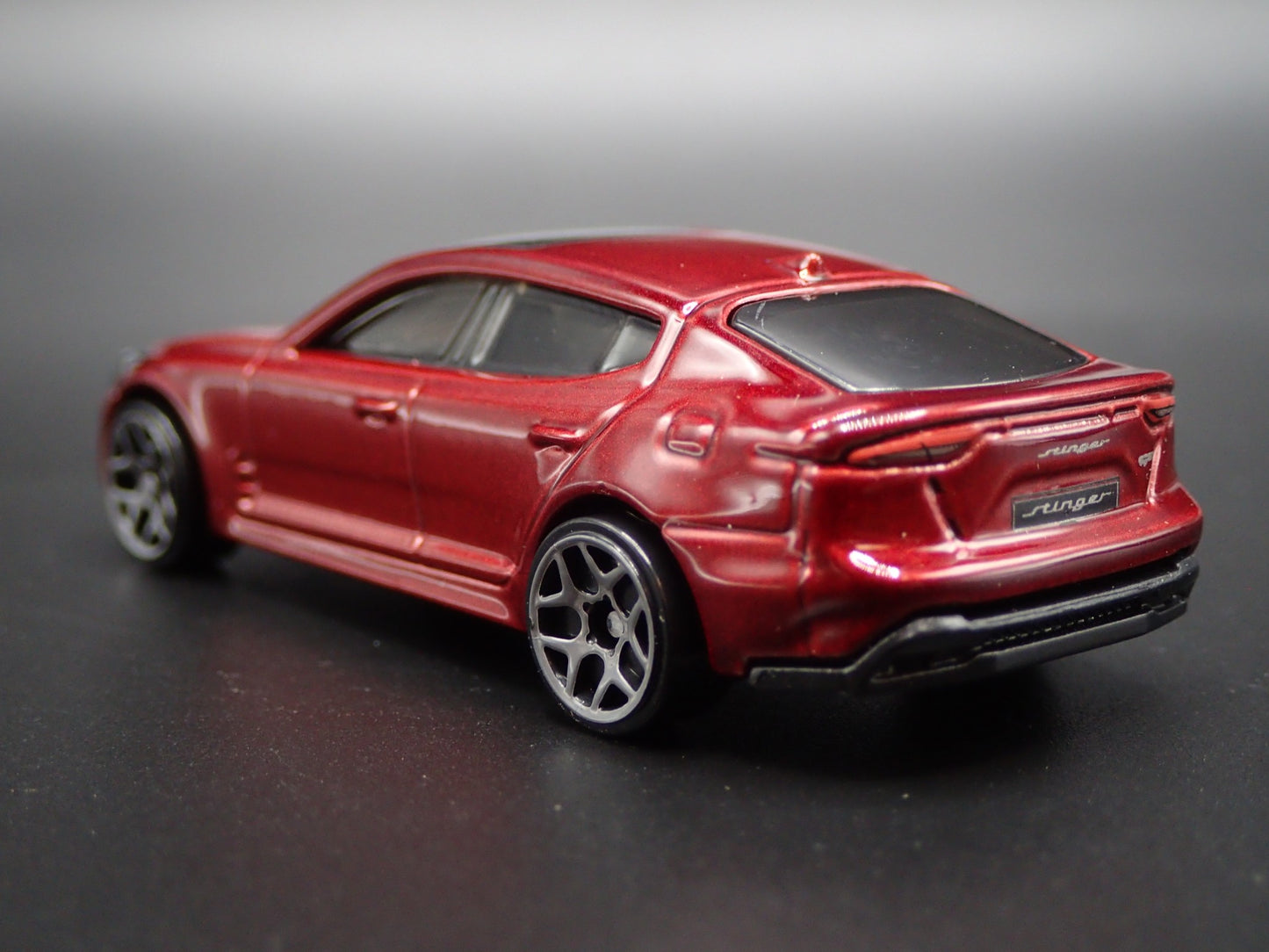 2018-2023 KIA STINGER GT RED 1:64 SCALE COLLECTIBLE DIORAMA DIECAST MODEL CAR