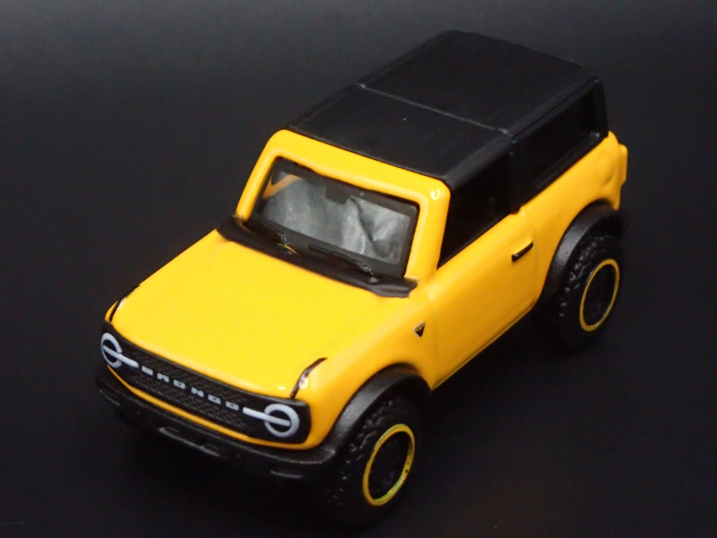 2021-2025 FORD BRONCO BADLANDS 2 TWO DOOR 1:64 SCALE DIORAMA DIECAST MODEL CAR