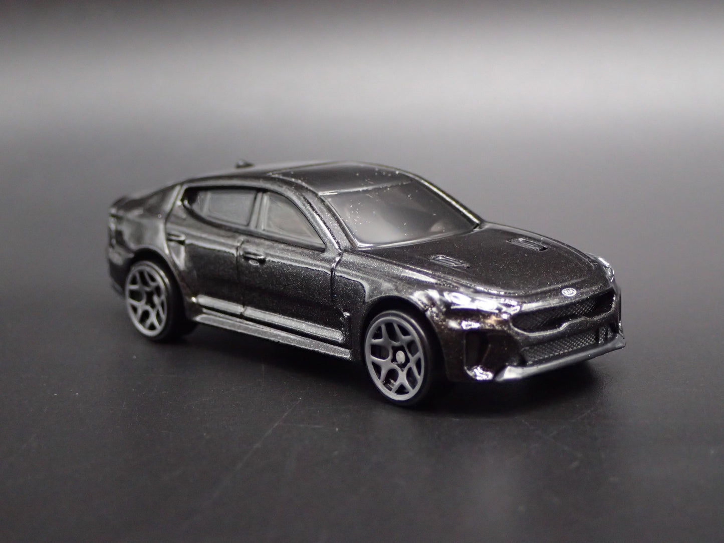 2018-2023 KIA STINGER GT BLACK 1:64 SCALE COLLECTIBLE DIORAMA DIECAST MODEL CAR