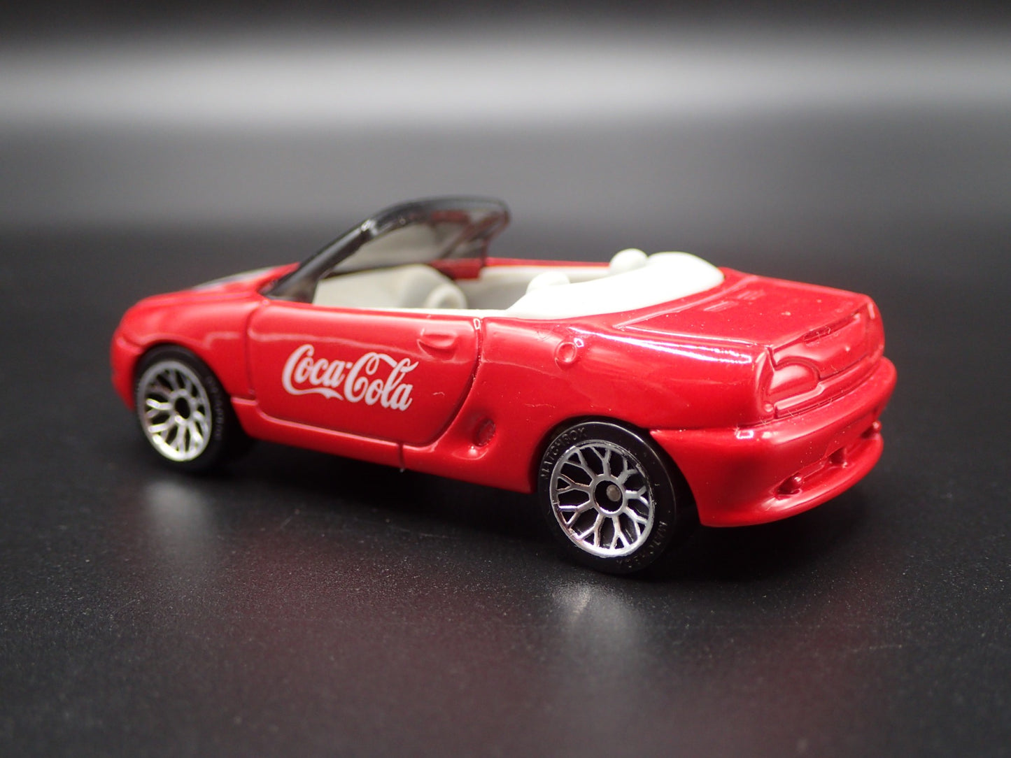 1995-2011 MG MGF 1.8I CONVERTIBLE COKE COCA COLA 1:64 SCALE DIECAST MODEL CAR