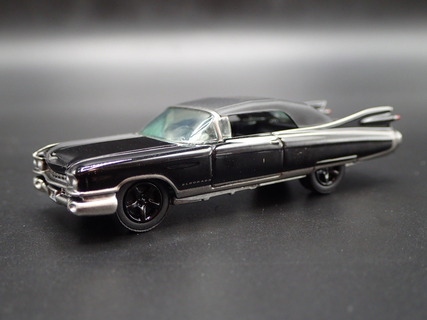 1959 59 CADILLAC CADDY ELDORADO CONVERTIBLE 1:64 SCALE DIORAMA DIECAST MODEL CAR