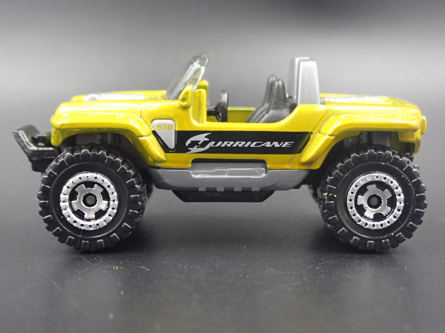 2005 JEEP HURRICANE CONCEPT CAR 1:64 SCALE COLLECTIBLE DIORAMA DIECAST MODEL CAR