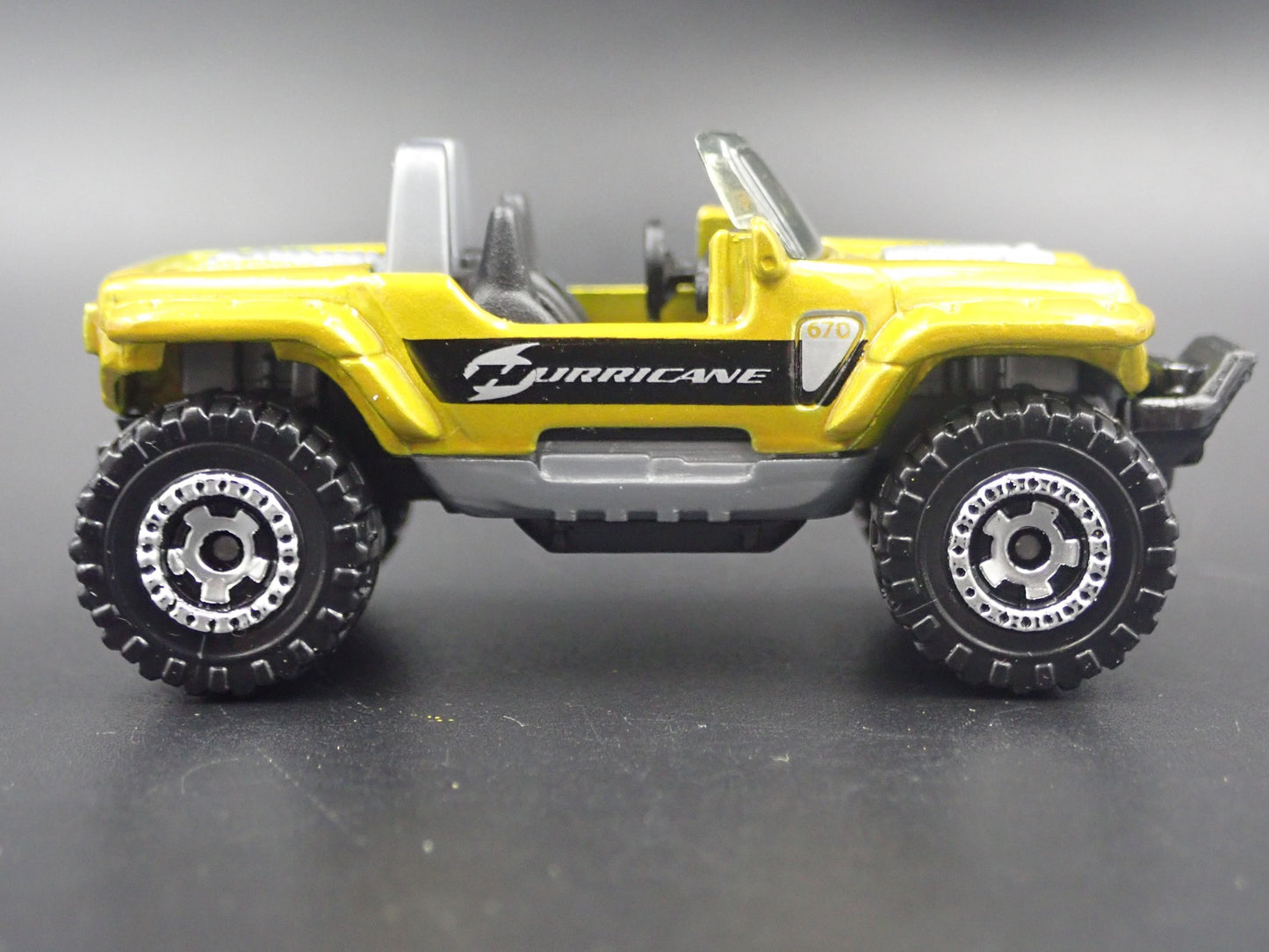 2005 JEEP HURRICANE CONCEPT CAR 1:64 SCALE COLLECTIBLE DIORAMA DIECAST MODEL CAR