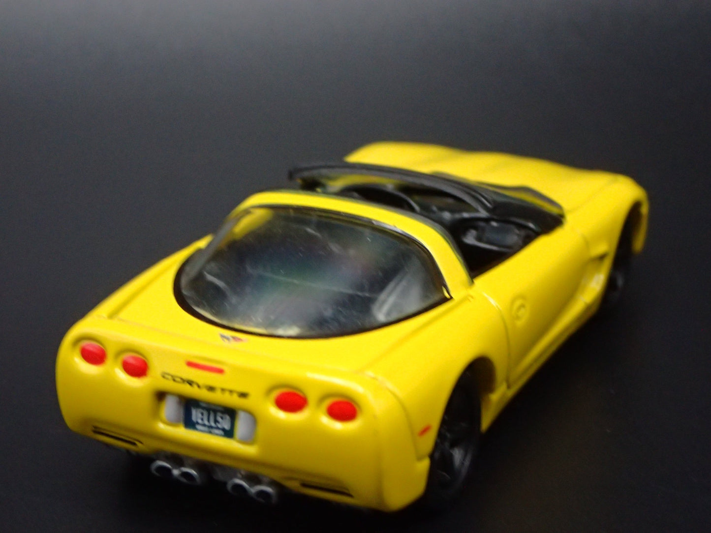 2003 03 CHEVY CHEVROLET CORVETTE C5 50TH YELLOW 1:64 SCALE DIECAST MODEL CAR