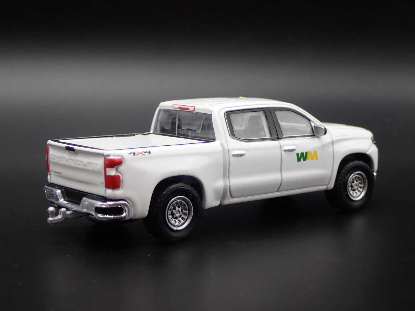 2020 20 CHEVY SILVERADO TRUCK WASTE MANAGEMENT 1:64 SCALE DIECAST MODEL CAR
