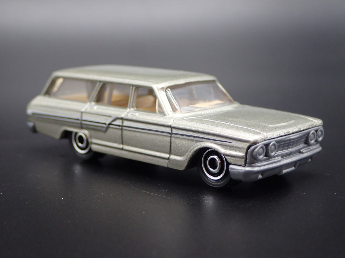 1964 64 FORD FAIRLANE STATION WAGON RARE 1:64 SCALE DIORAMA DIECAST MODEL CAR