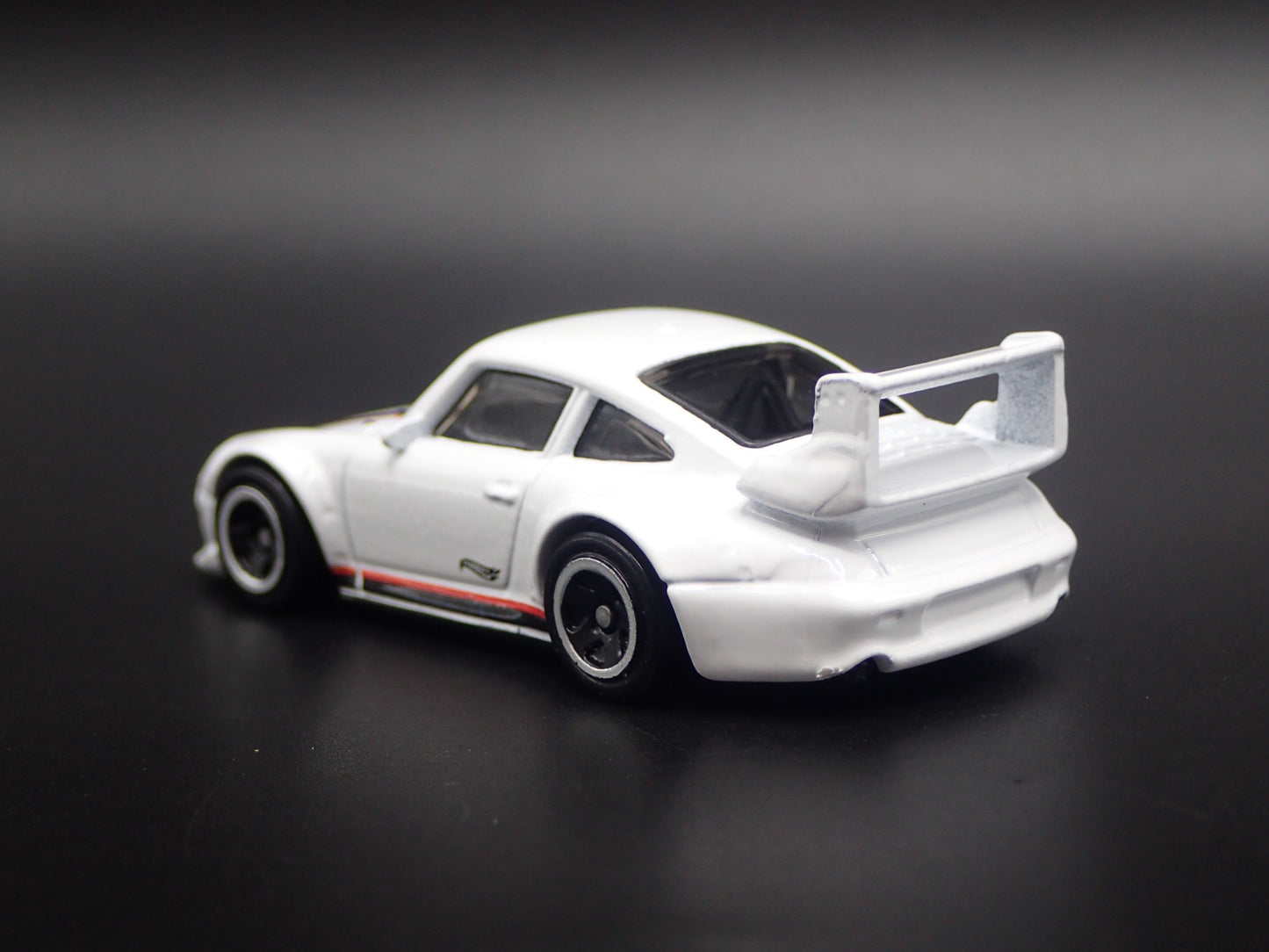 1994-1998 PORSCHE 993 911 GT2 1:64 SCALE COLLECTIBLE DIORAMA DIECAST MODEL CAR