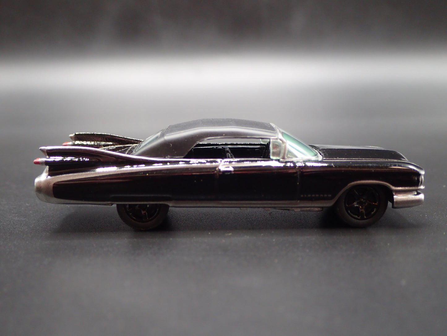 1959 59 CADILLAC CADDY ELDORADO CONVERTIBLE 1:64 SCALE DIORAMA DIECAST MODEL CAR