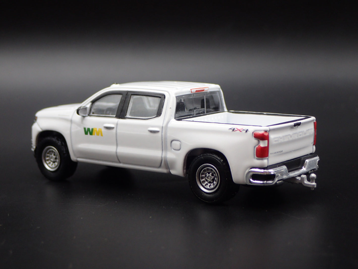 2020 20 CHEVY SILVERADO TRUCK WASTE MANAGEMENT 1:64 SCALE DIECAST MODEL CAR