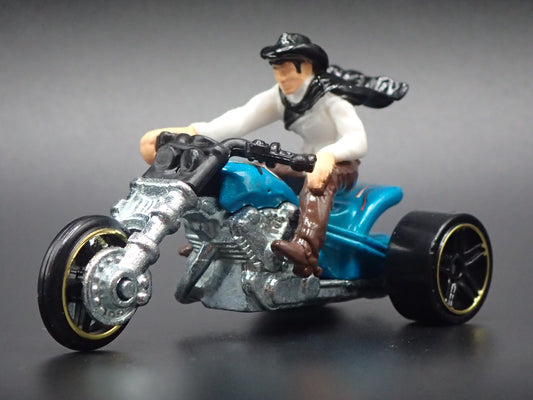 BLASTOUS MOTO 2 MOTORCYCLE HOT WHEELS 1:64 HW SCALE DIORAMA DIECAST MODEL CAR