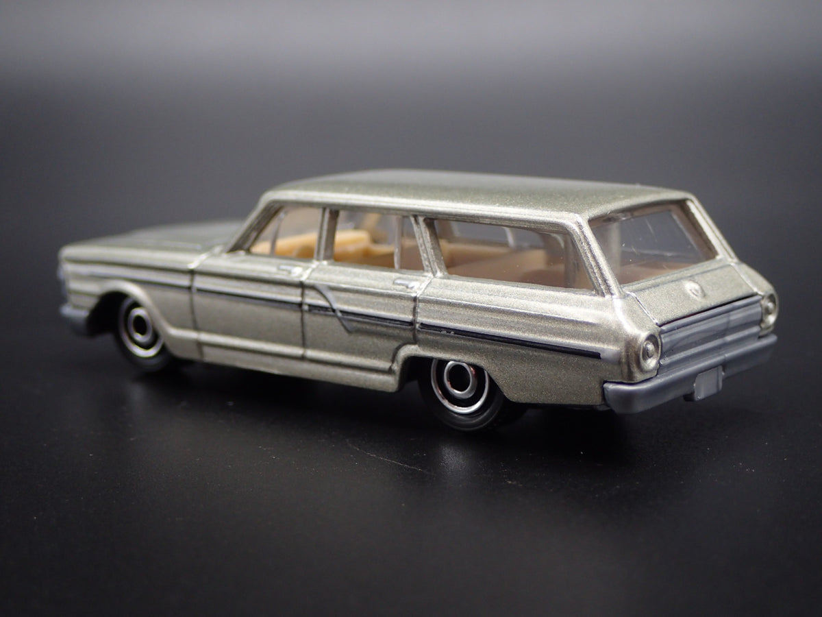 1964 64 FORD FAIRLANE STATION WAGON RARE 1:64 SCALE DIORAMA DIECAST MODEL CAR