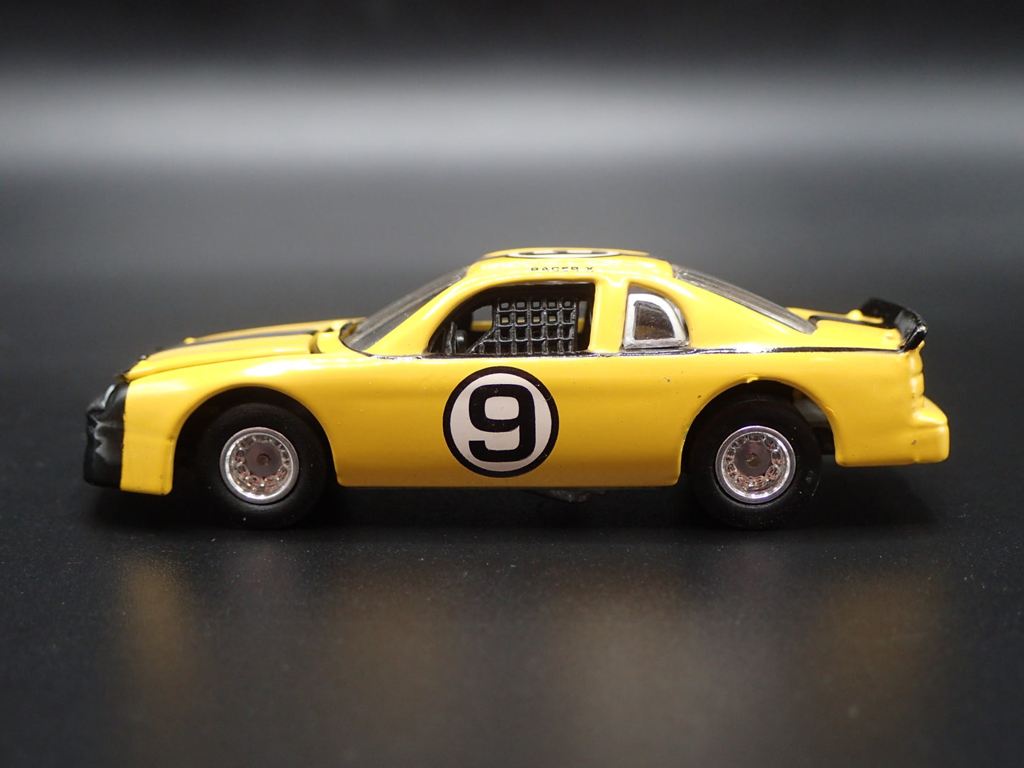SPEED RACER 2000 RACER X STOCK CAR #9 RARE 1/64 SCALE DIORAMA DIECAST MODEL CAR