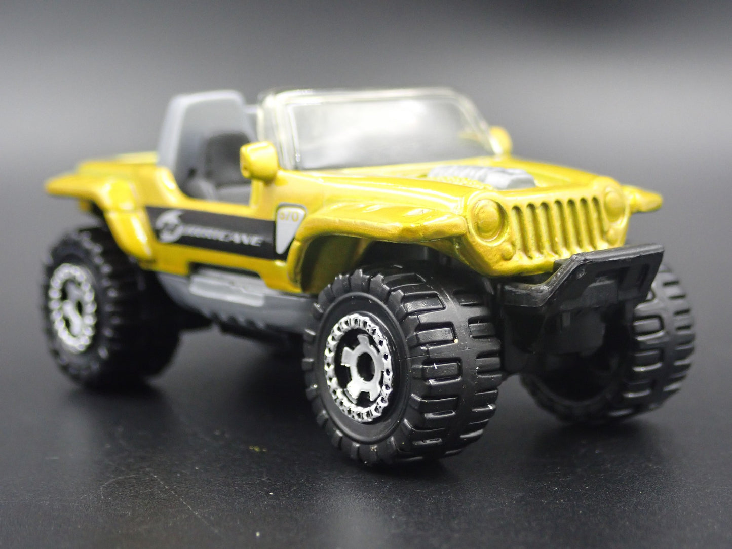 2005 JEEP HURRICANE CONCEPT CAR 1:64 SCALE COLLECTIBLE DIORAMA DIECAST MODEL CAR