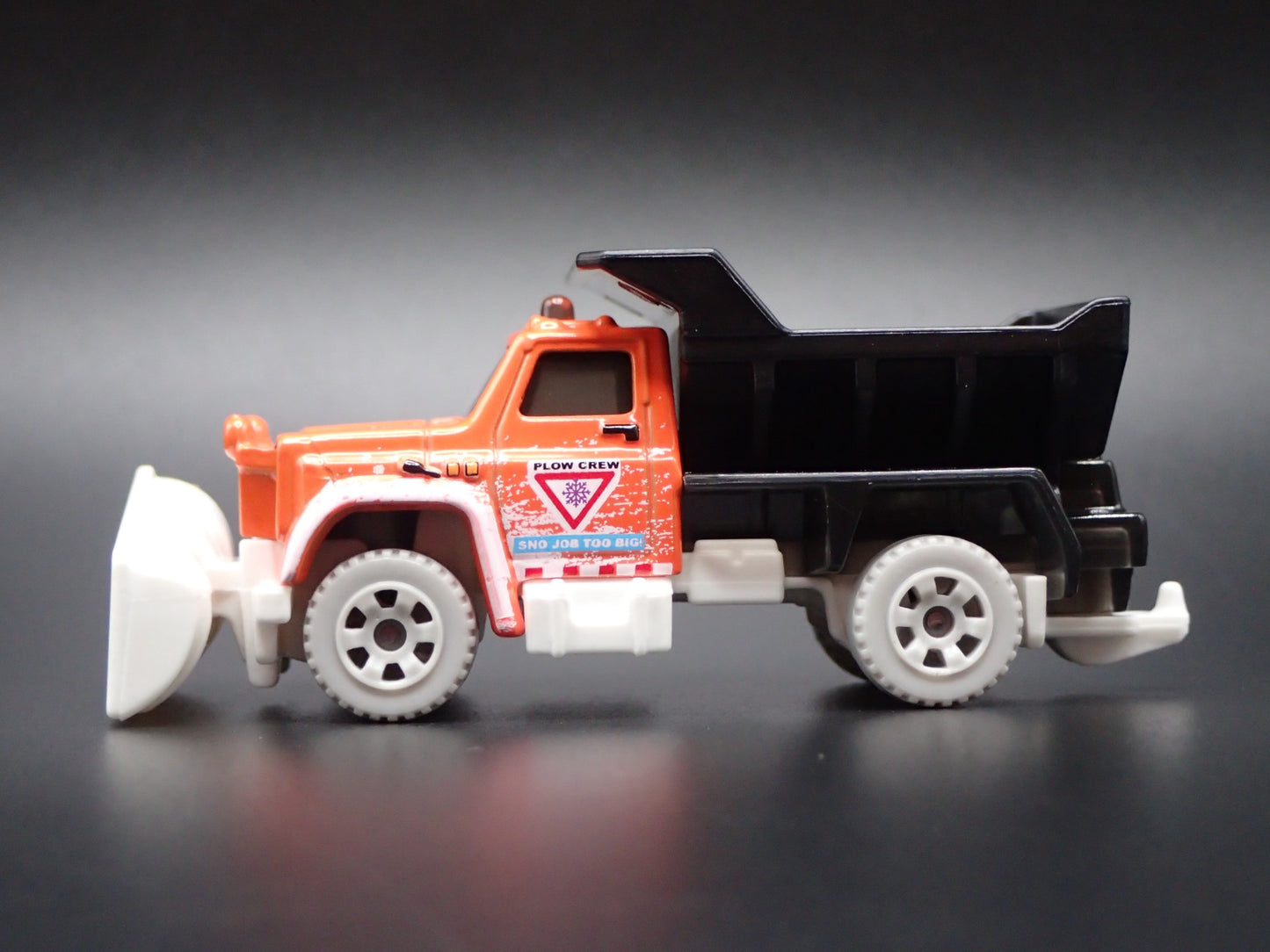 CHEVROLET TRUCK SNOW PLOW ROAD MAINTANCE W HITCH 1:64 MB SCALE DIECAST MODEL CAR