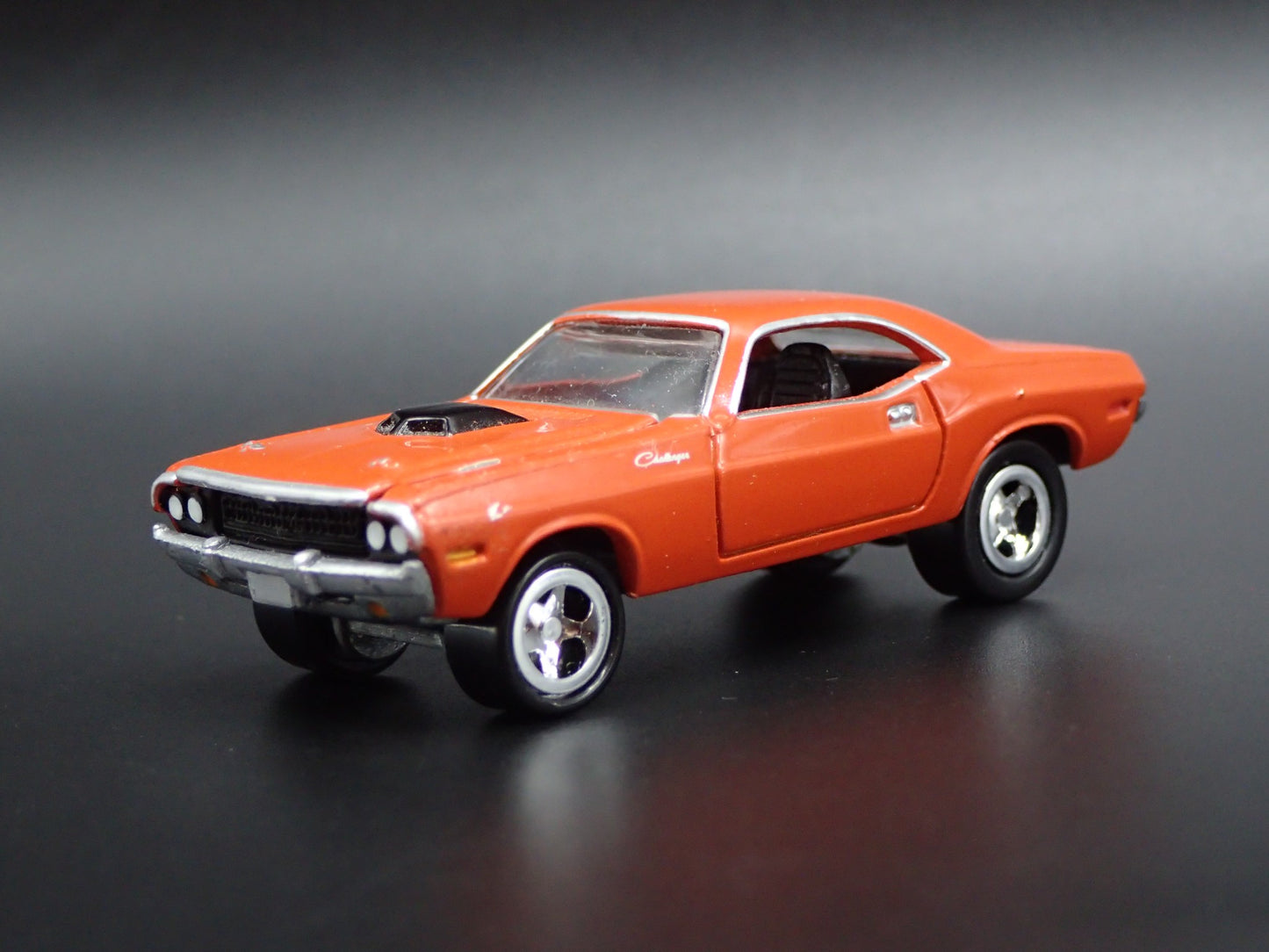 1970 70 DODGE CHALLENGER ORANGE 1:64 SCALE COLLECTIBLE DIORAMA DIECAST MODEL CAR