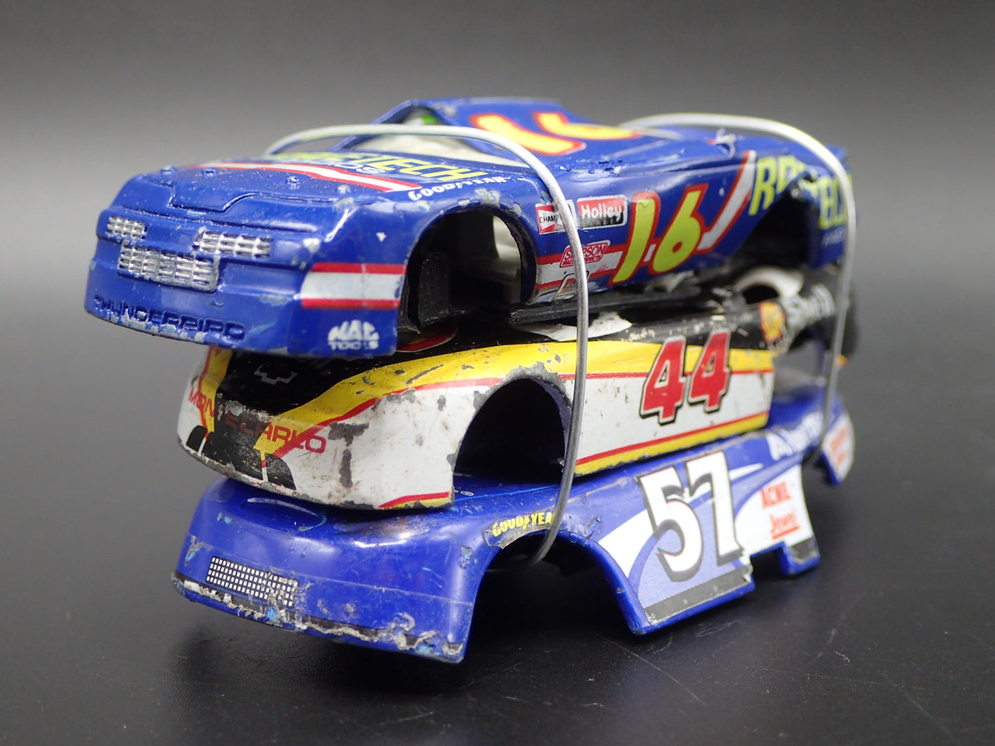 VINTAGE NASCAR 3 CARS CRUSHED ON A FLATBED TRAILER 1:64 SCALE DIECAST MODEL CAR