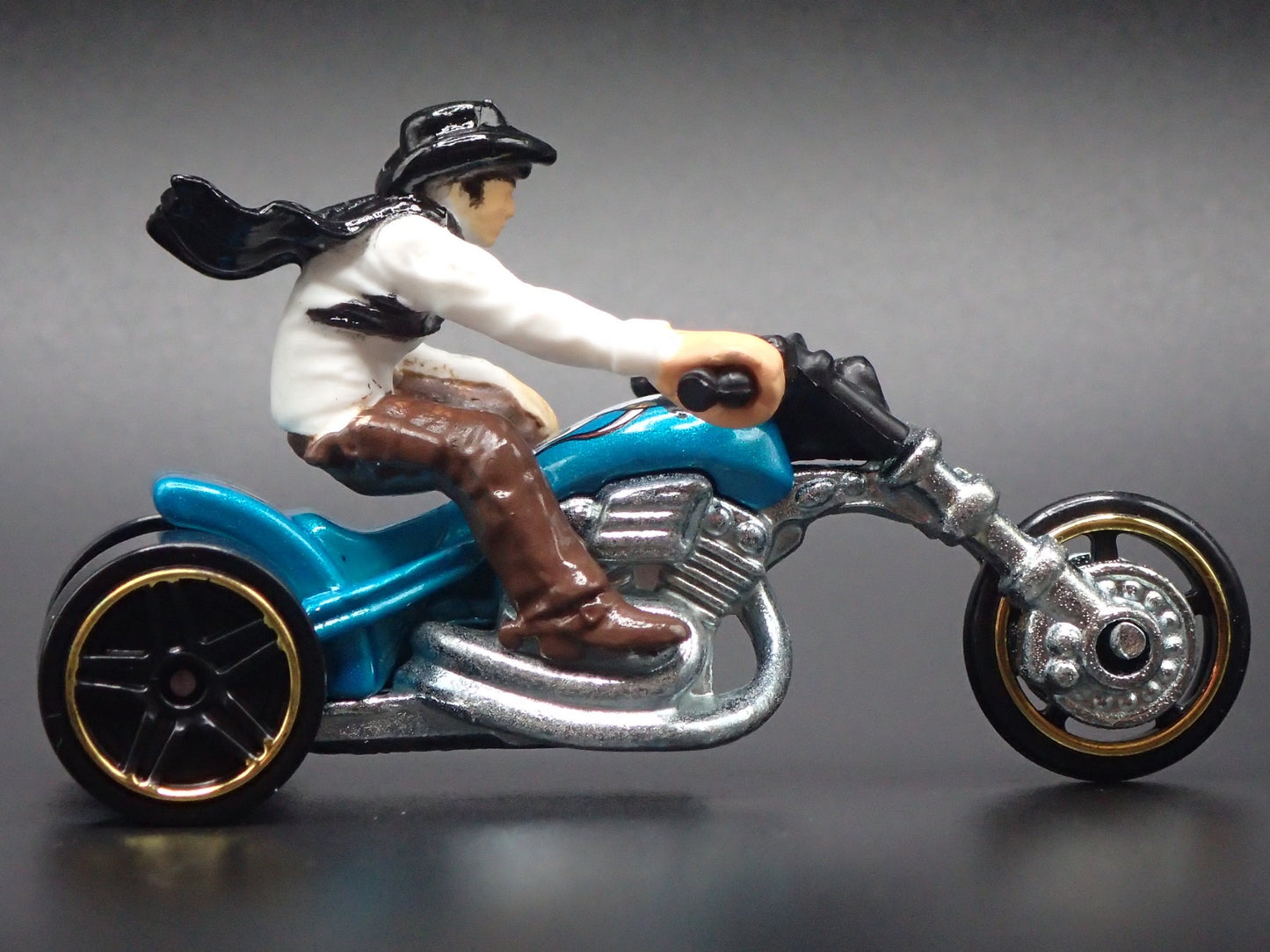 BLASTOUS MOTO 2 MOTORCYCLE HOT WHEELS 1:64 HW SCALE DIORAMA DIECAST MODEL CAR