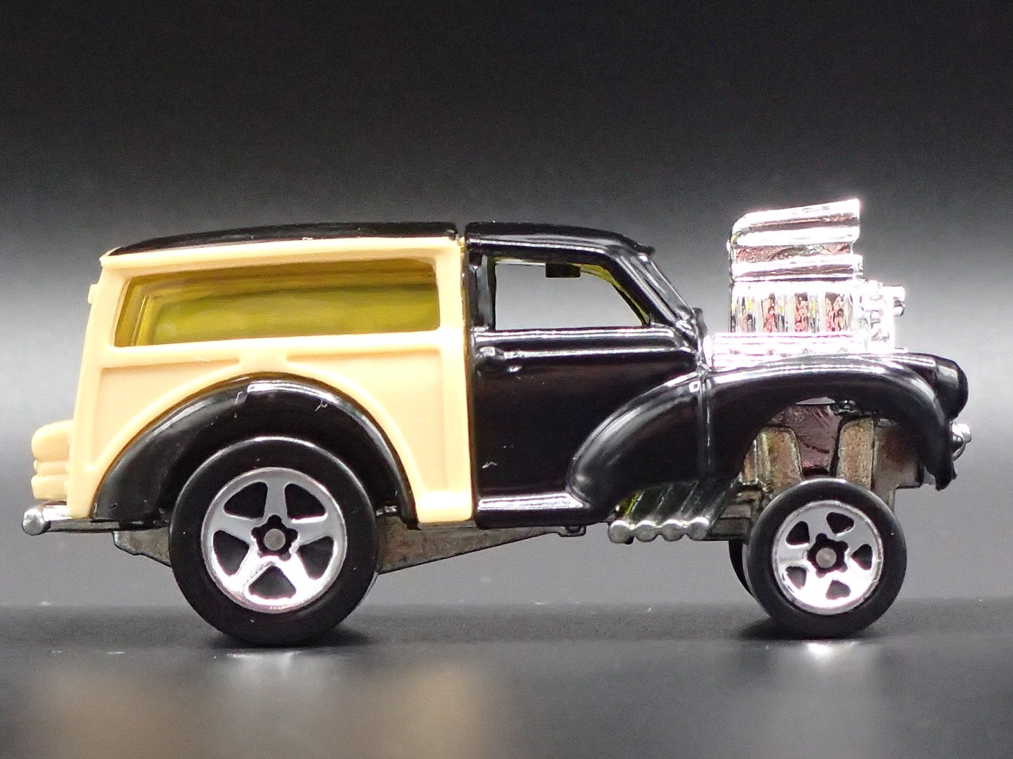 MORRIS WAGON GASSER NHRA BLACK 1:64 SCALE COLLECTIBLE DIORAMA DIECAST MODEL CAR