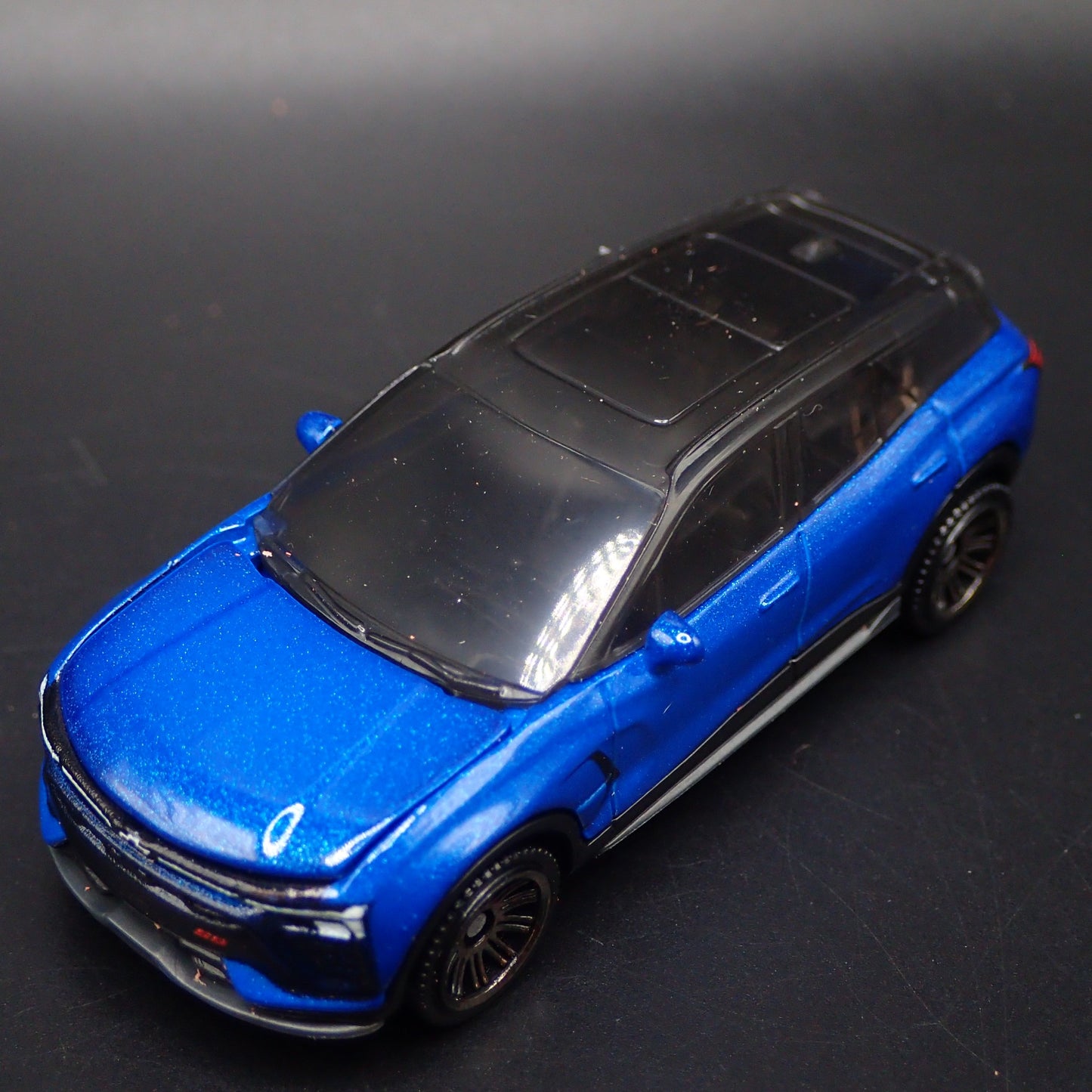 2024-2025 CHEVY CHEVROLET BLAZER EV BLUE 1:64 SCALE DIORAMA DIECAST MODEL CAR