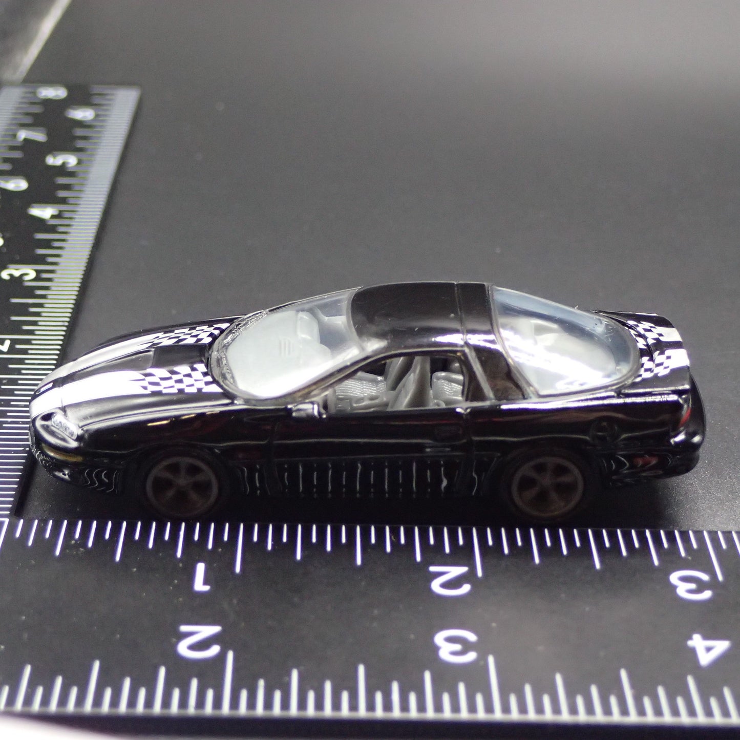 2002 CHEVY CHEVROLET CAMARO SS BLACK 35TH 1:64 SCALE DIORAMA DIECAST MODEL CAR