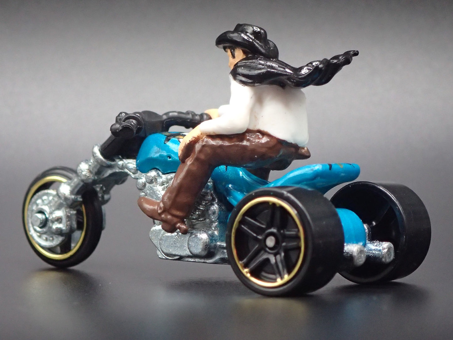 BLASTOUS MOTO 2 MOTORCYCLE HOT WHEELS 1:64 HW SCALE DIORAMA DIECAST MODEL CAR