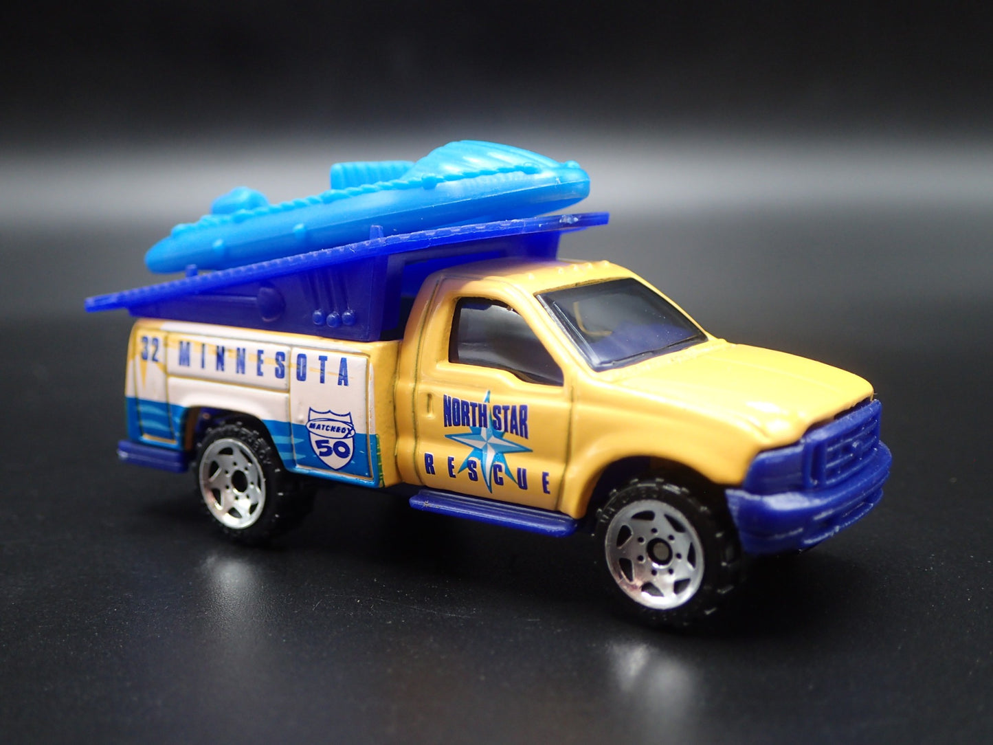 FORD F SERIES RESCUE TRUCK W RAFT MINNESOTA 1:79 SCALE DIORAMA DIECAST MODEL CAR