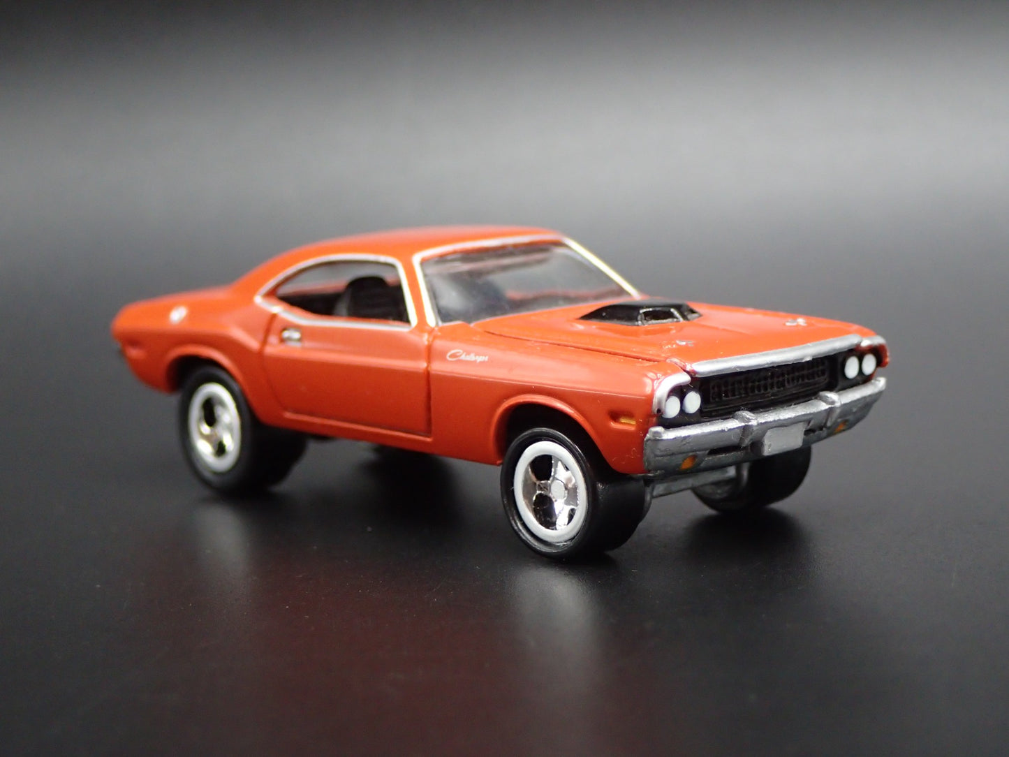 1970 70 DODGE CHALLENGER ORANGE 1:64 SCALE COLLECTIBLE DIORAMA DIECAST MODEL CAR