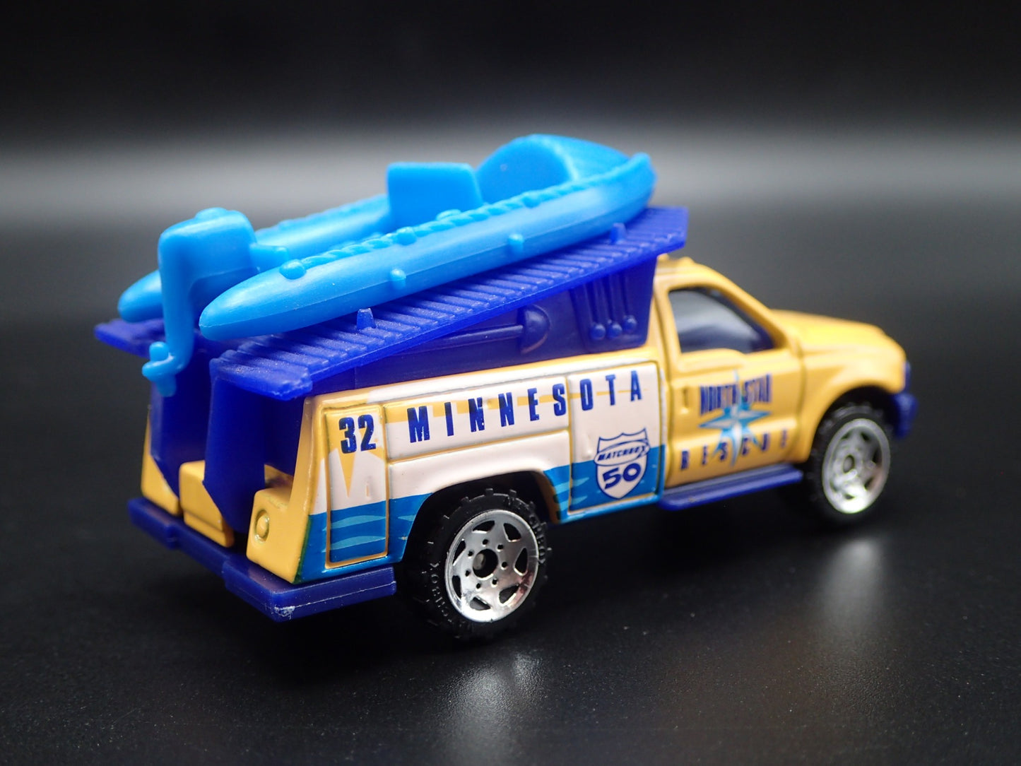 FORD F SERIES RESCUE TRUCK W RAFT MINNESOTA 1:79 SCALE DIORAMA DIECAST MODEL CAR