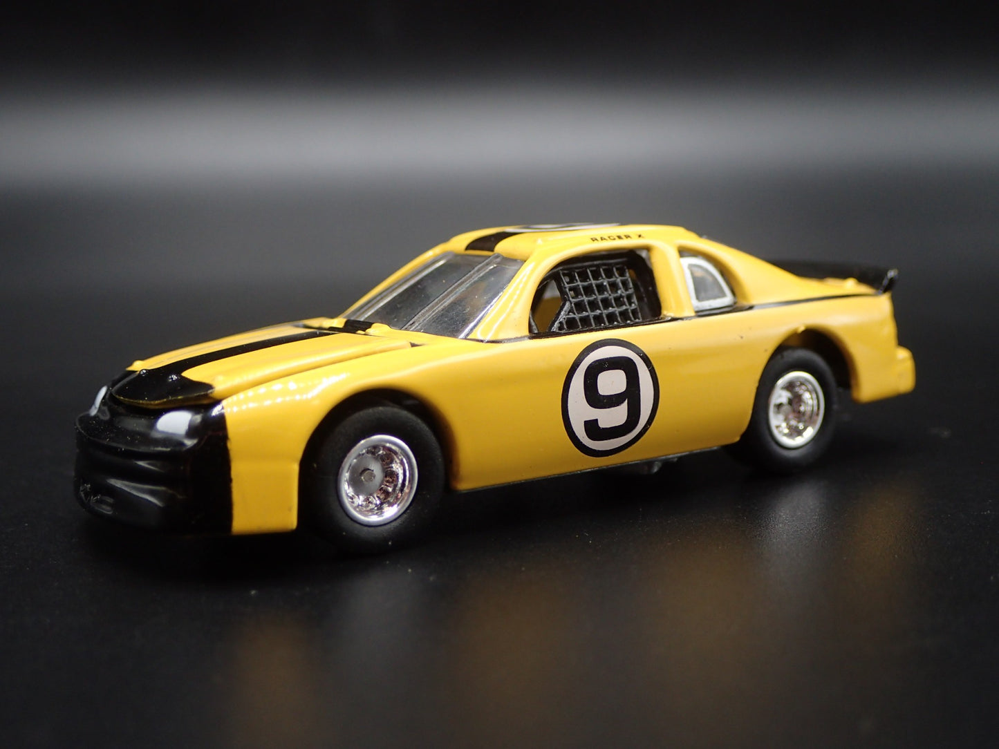 SPEED RACER 2000 RACER X STOCK CAR #9 RARE 1/64 SCALE DIORAMA DIECAST MODEL CAR