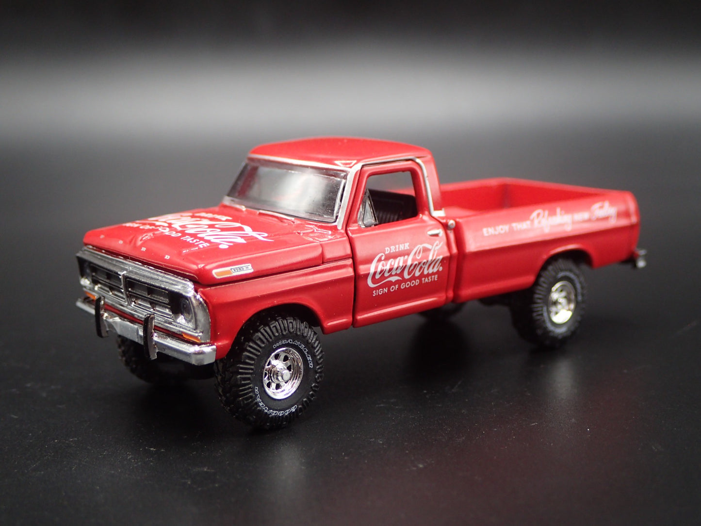 1972 FORD F250 EXPLORER 4X4 PICKUP TRUCK COCA COLA 1:64 SCALE DIECAST MODEL CAR