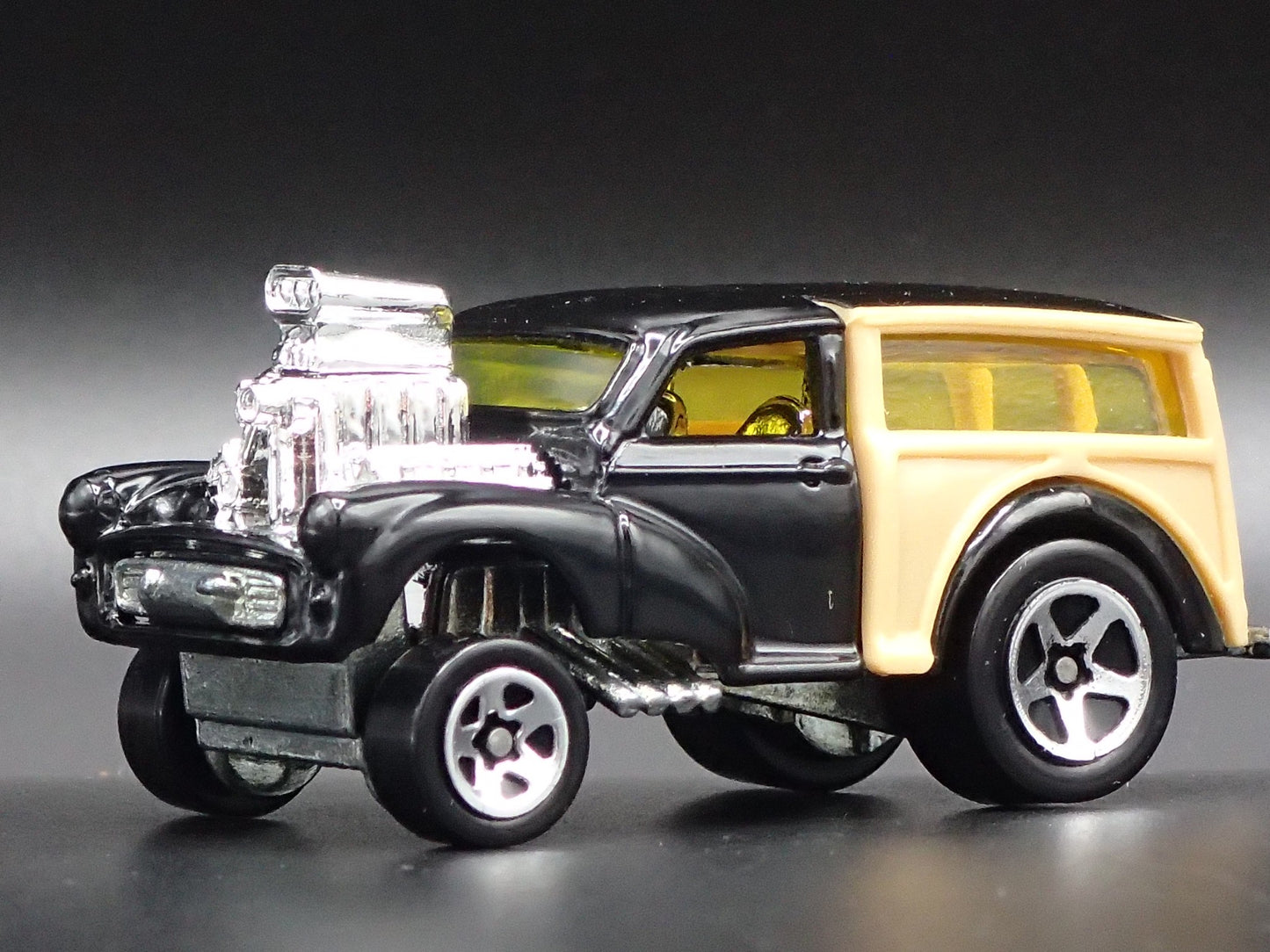 MORRIS WAGON GASSER NHRA BLACK 1:64 SCALE COLLECTIBLE DIORAMA DIECAST MODEL CAR