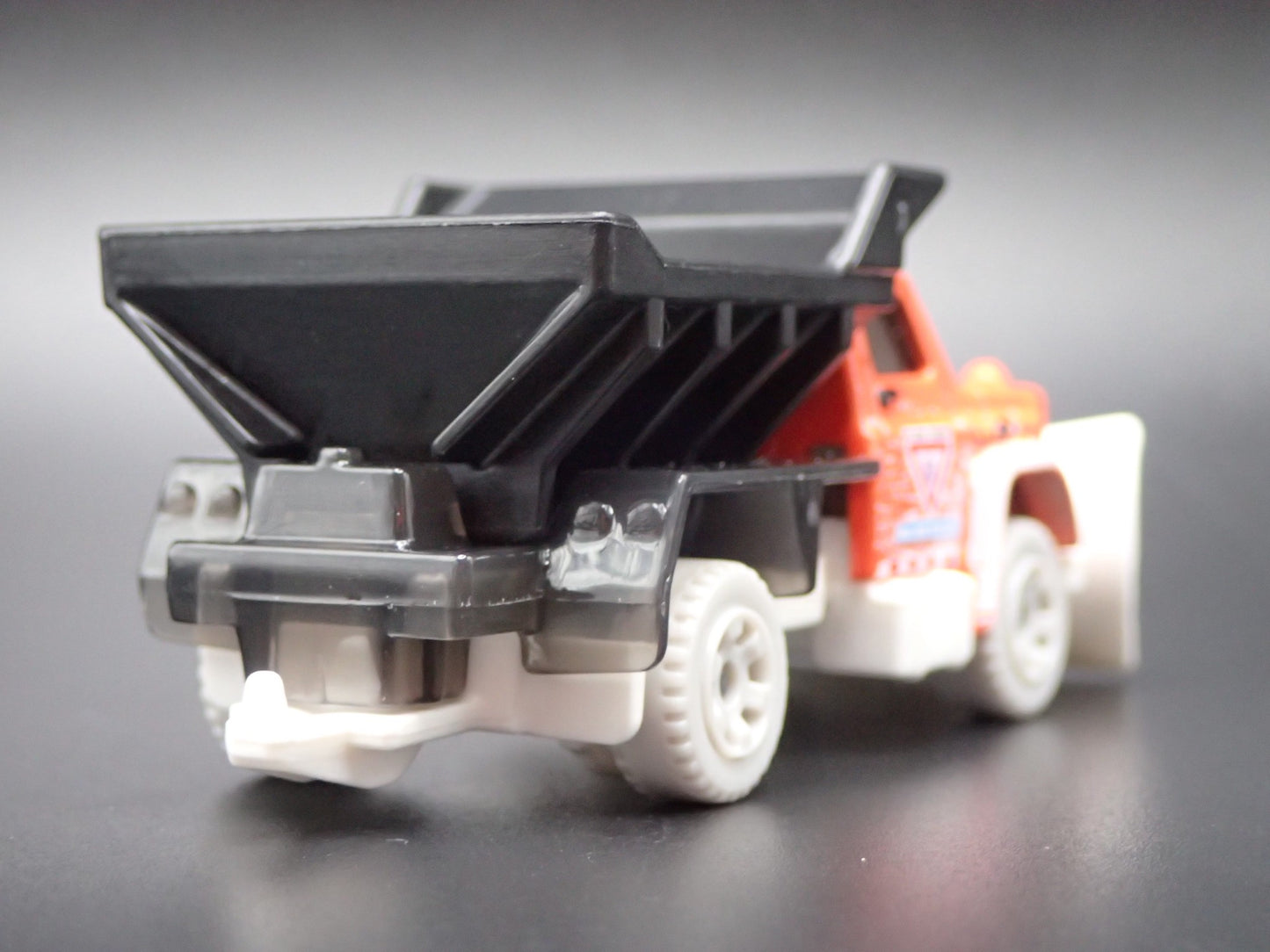 CHEVROLET TRUCK SNOW PLOW ROAD MAINTANCE W HITCH 1:64 MB SCALE DIECAST MODEL CAR