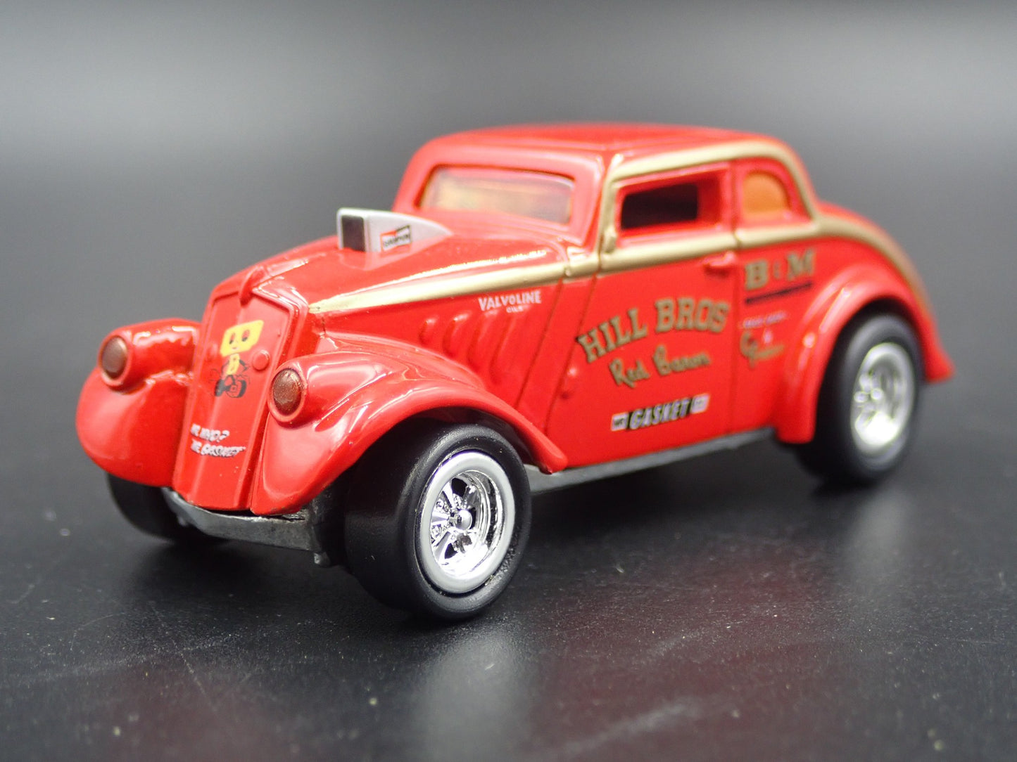 1933 33 WILLYS GASSER HILLS BROS RARE 1:64 SCALE DIORAMA DIECAST MODEL CAR