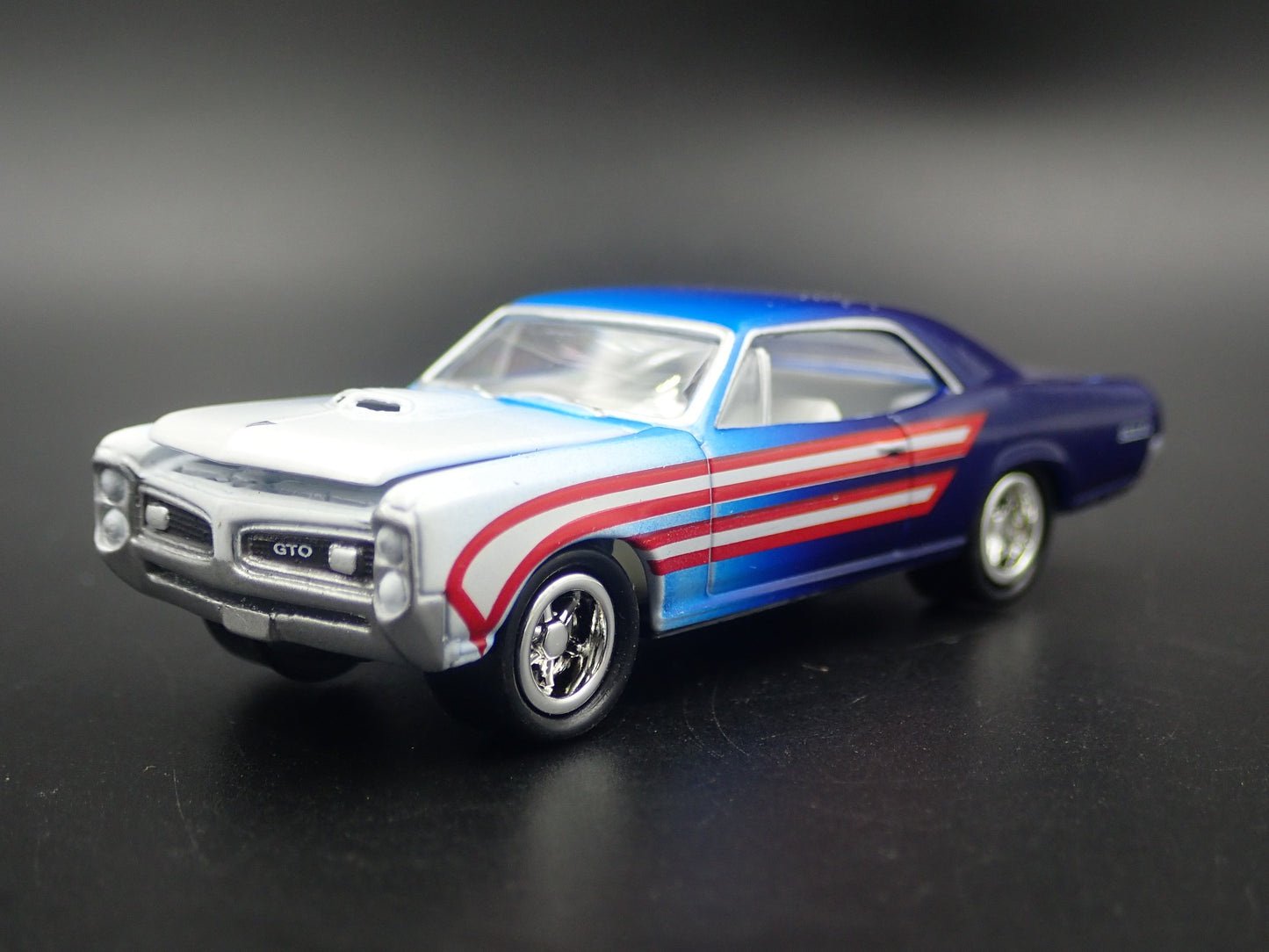1966 66 PONTIAC GTO RARE 1/64 SCALE COLLECTIBLE DIORAMA DIECAST MODEL CAR