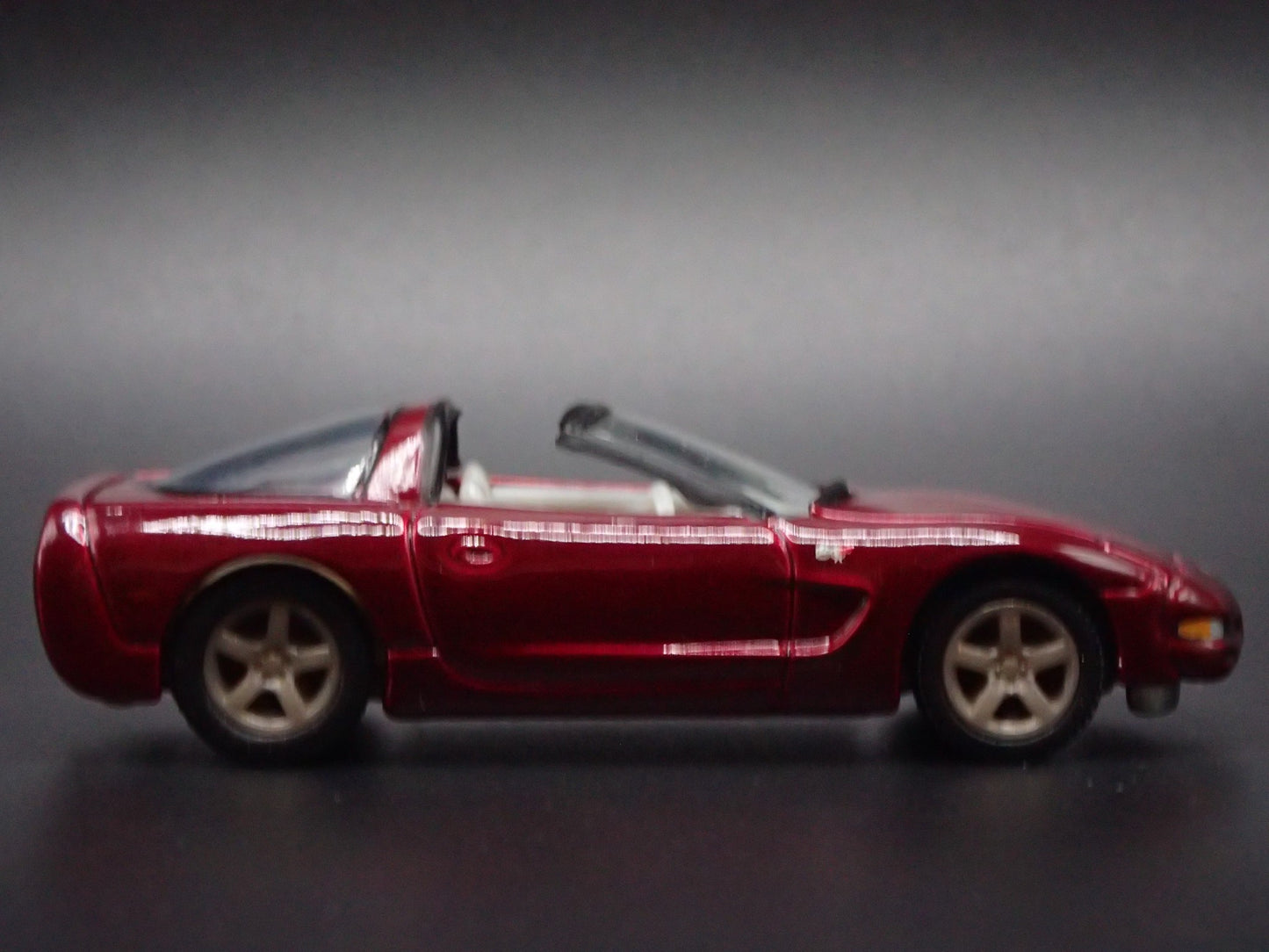 2003 03 CHEVY CHEVROLET CORVETTE C5 50TH DARK RED 1:64 SCALE DIECAST MODEL CAR
