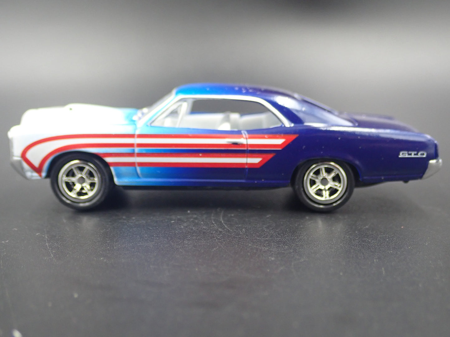 1966 66 PONTIAC GTO RARE 1/64 SCALE COLLECTIBLE DIORAMA DIECAST MODEL CAR