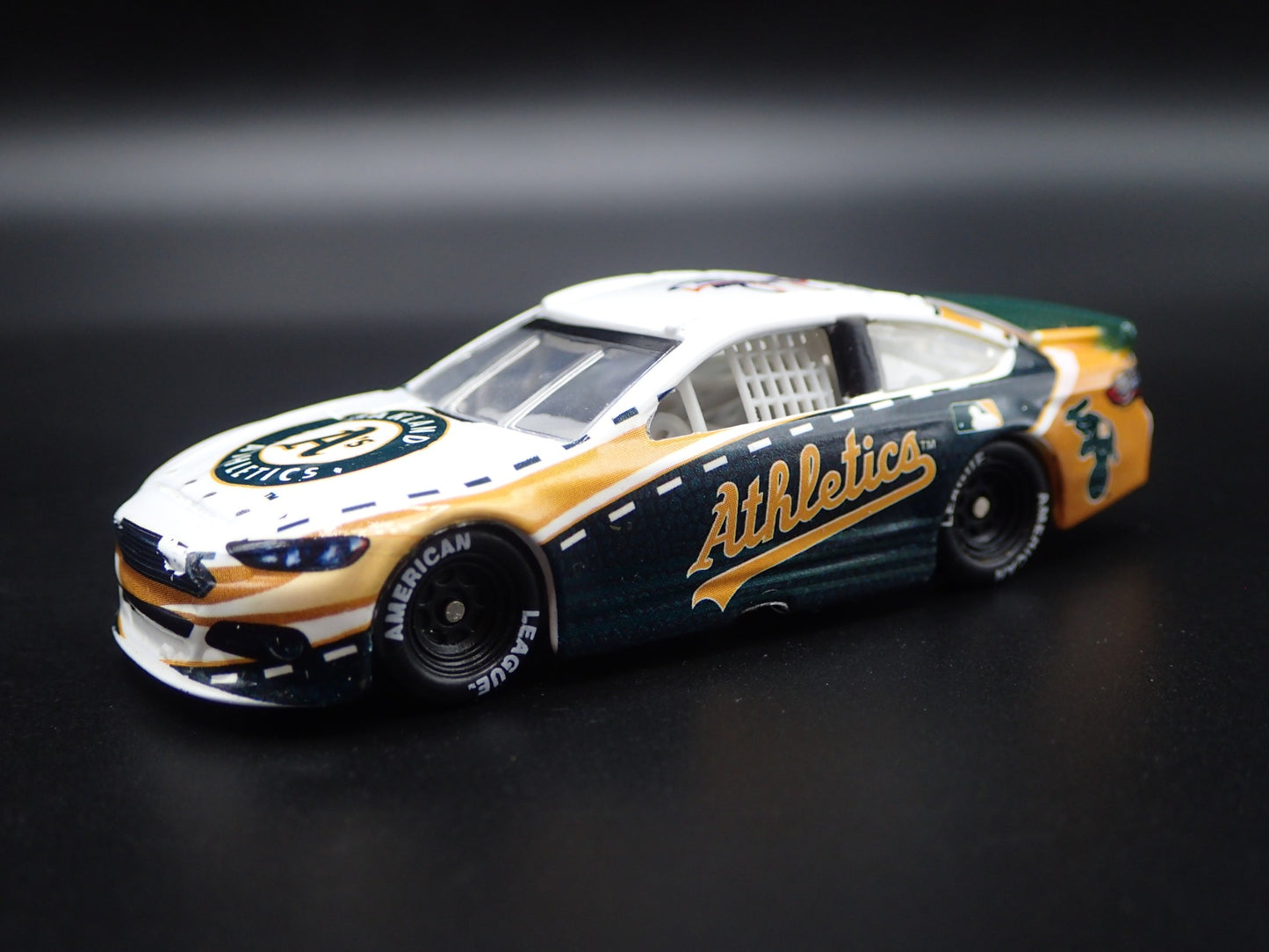 NASCAR OAKLAND ATHLETICS A'S 1:64 SCALE COLELCTIBLE DIORAMA DIECAST MODEL CAR