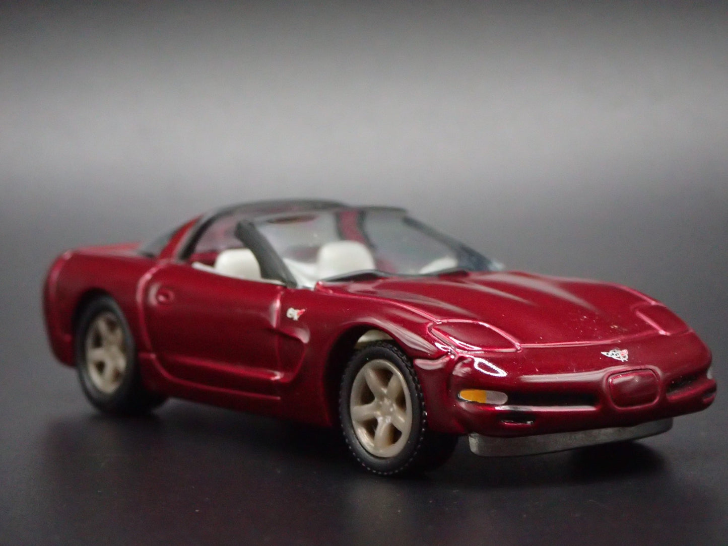 2003 03 CHEVY CHEVROLET CORVETTE C5 50TH DARK RED 1:64 SCALE DIECAST MODEL CAR