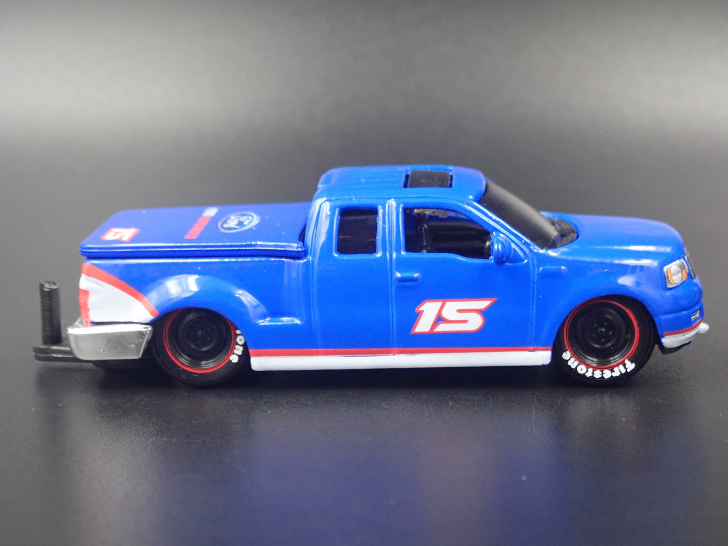 2004 04 FORD F150 PICKUP TRUCK w HITCH BLUE 1:64 SCALE DIORAMA DIECAST MODEL CAR