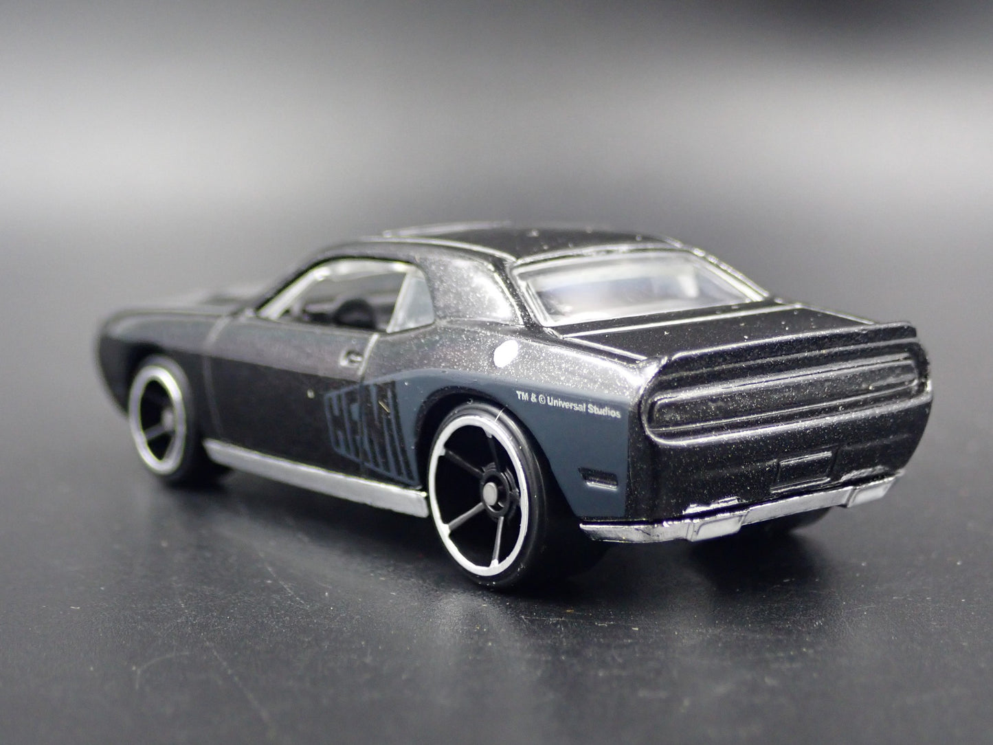 2008-2023 DODGE CHALLENGER SRT8 1/64 SCALE COLLECTIBLE DIORAMA DIECAST MODEL CAR