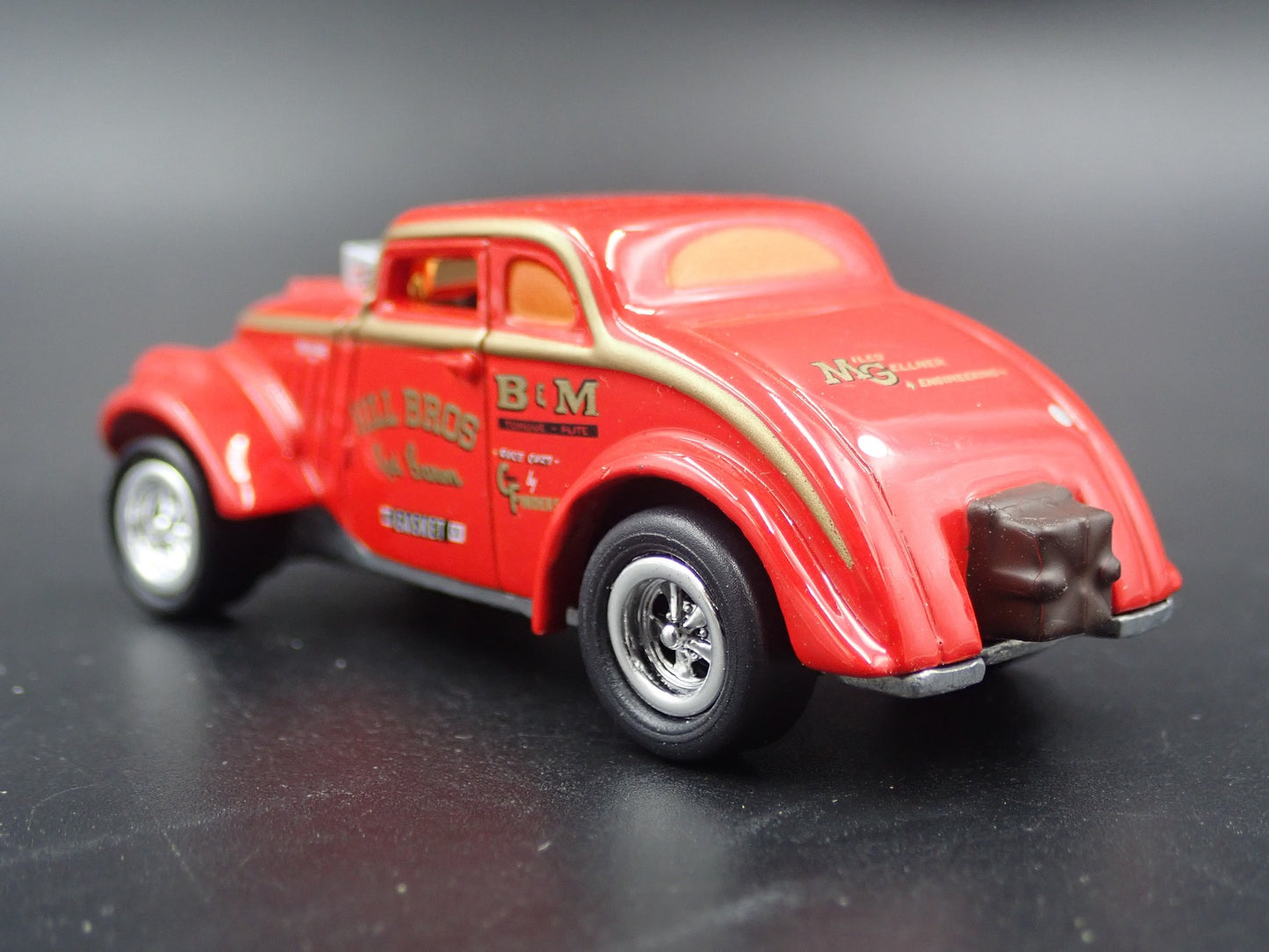 1933 33 WILLYS GASSER HILLS BROS RARE 1:64 SCALE DIORAMA DIECAST MODEL CAR