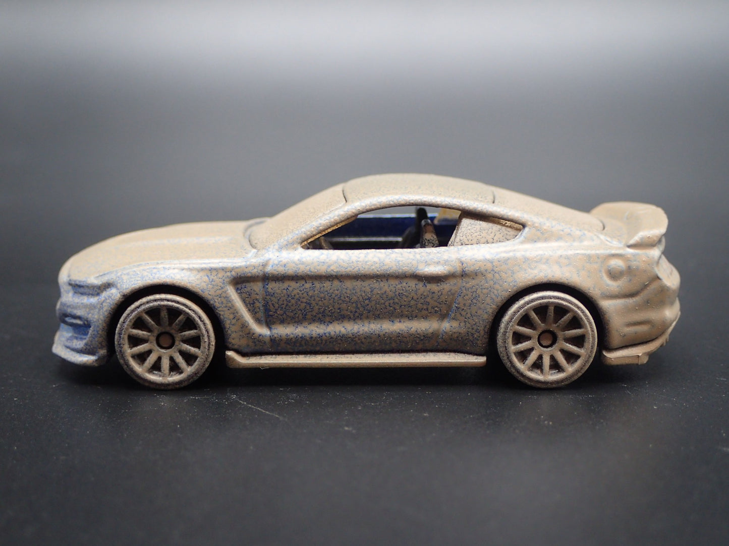 2015-2023 FORD MUSTANG SHELBY GT350R CUSTOM DIRTY 1:64 SCALE DIECAST MODEL CAR
