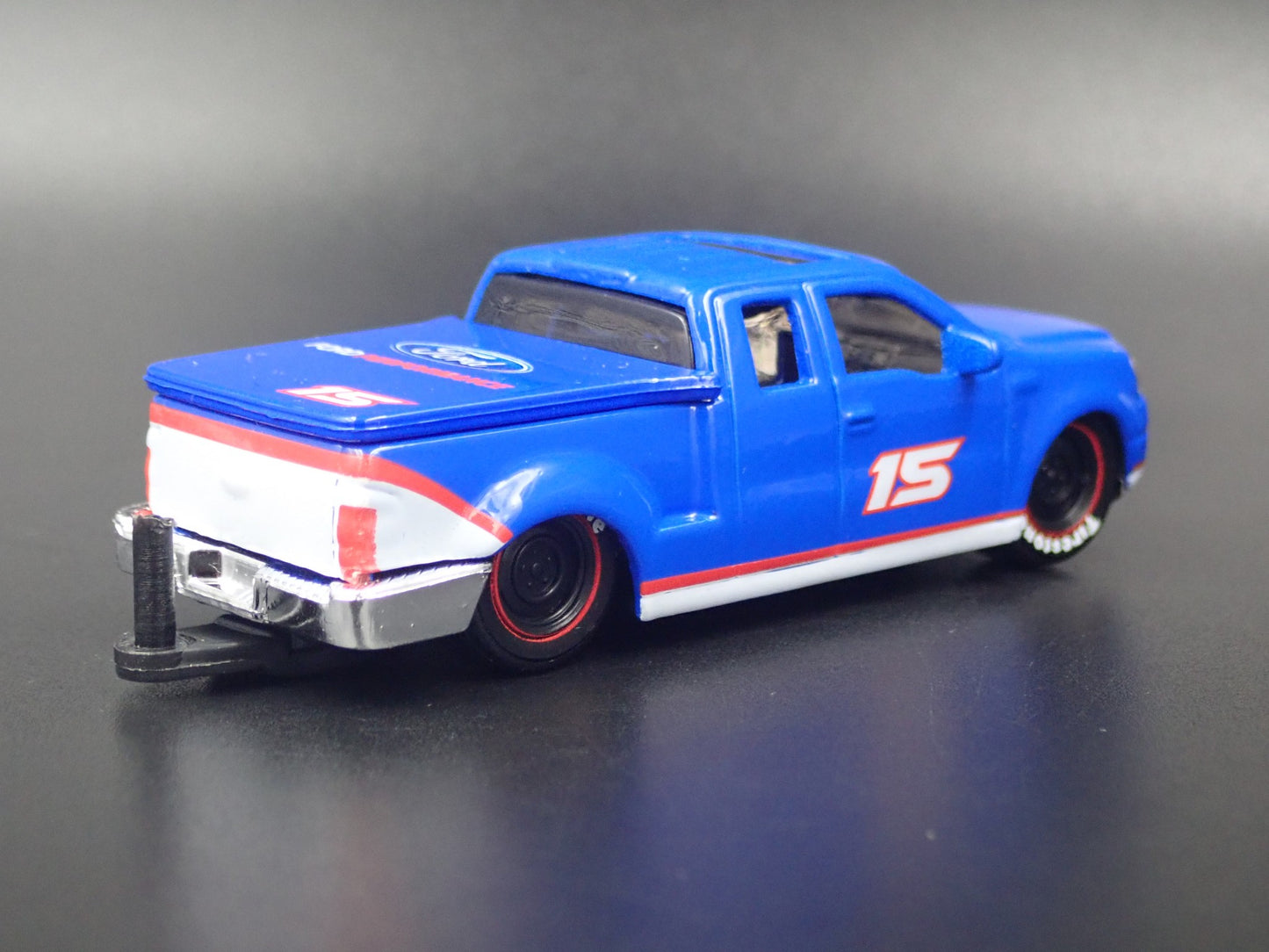 2004 04 FORD F150 PICKUP TRUCK w HITCH BLUE 1:64 SCALE DIORAMA DIECAST MODEL CAR