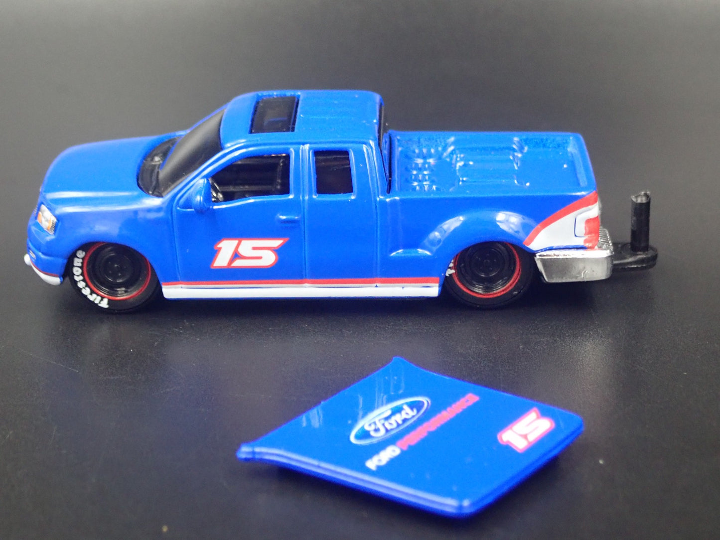 2004 04 FORD F150 PICKUP TRUCK w HITCH BLUE 1:64 SCALE DIORAMA DIECAST MODEL CAR