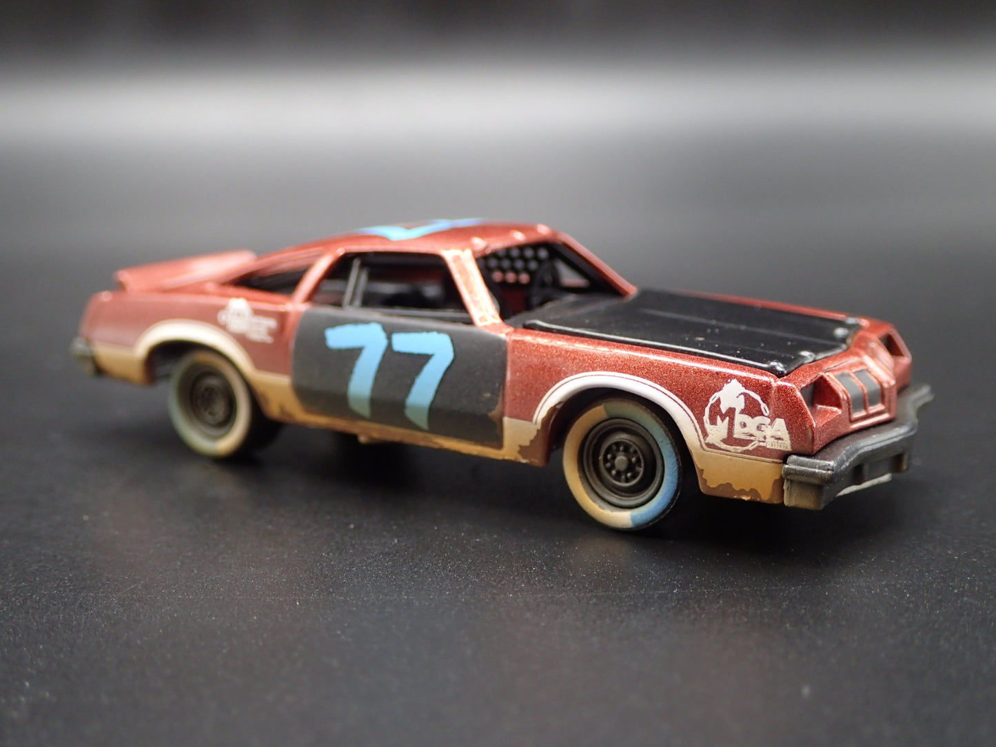 1977 77 OLDS OLDSMOBILE CUTLASS DEMOLITION DERBY 1/64 SCALE DIECAST MODEL CAR