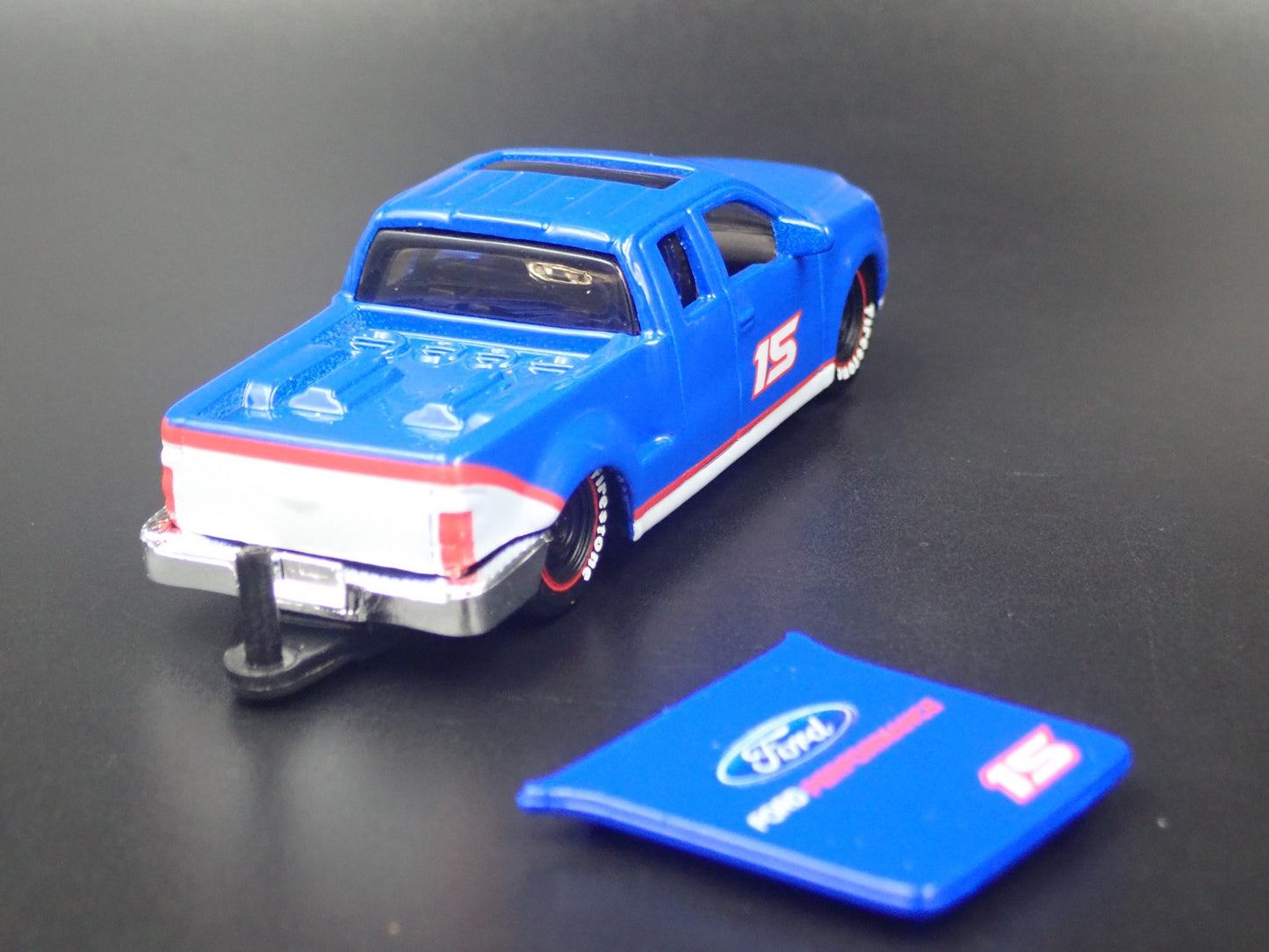2004 04 FORD F150 PICKUP TRUCK w HITCH BLUE 1:64 SCALE DIORAMA DIECAST MODEL CAR