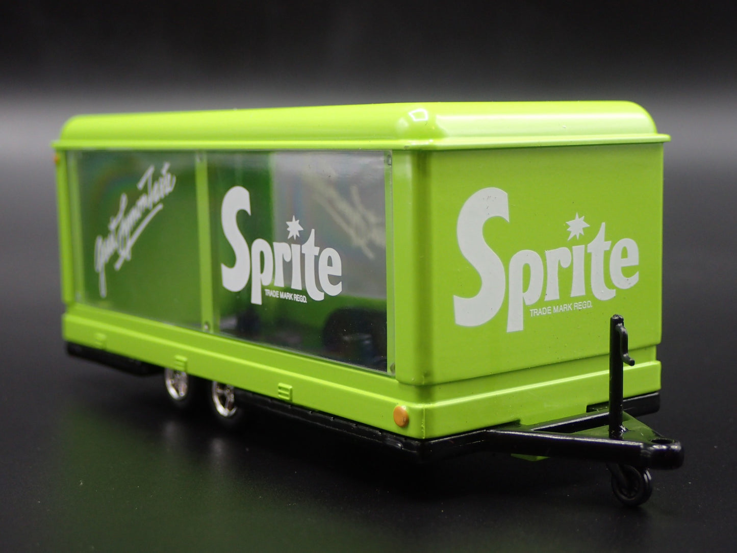 ENCLOSED GLASS CAR DISPLAY TRAILER SPRITE RARE 1:64 SCALE DIORAMA DIECAST MODEL
