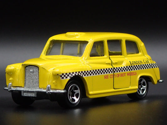 VINTAGE LONDON TAXI CAB YELLOW 1:64 SCALE COLLECTIBLE DIORAMA DIECAST MODEL CAR