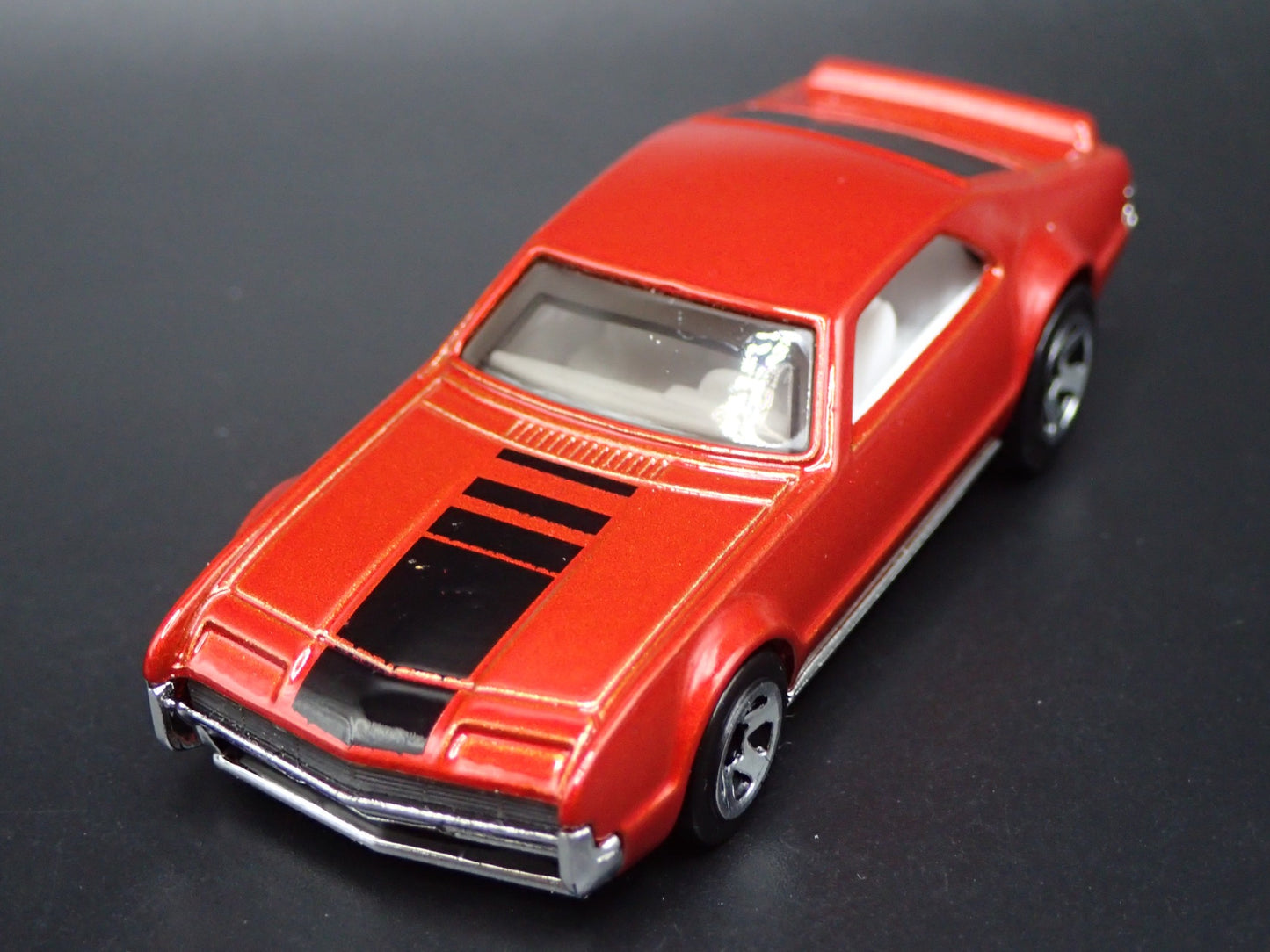 1966 66 OLDS OLDSMOBILE TORONADO CUSTOM 1/64 SCALE DIORAMA DIECAST MODEL CAR