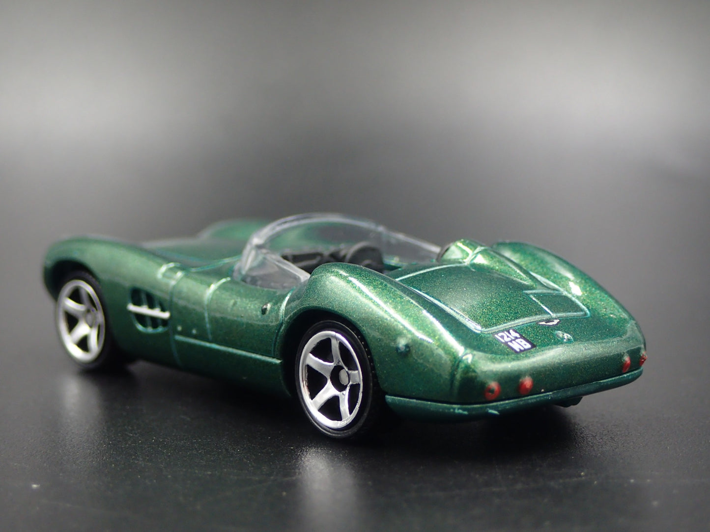 1956 56 ASTON MARTIN DBR1 CONVERTIBLE GREEN 1/64 SCALE DIORAMA DIECAST MODEL CAR